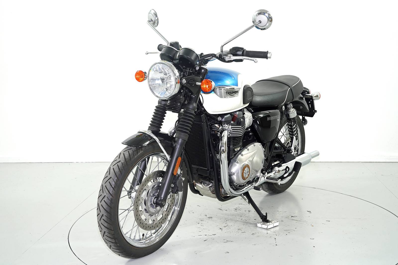 TRIUMPH Bonneville 900i T100 ABS-showroom-element-2
