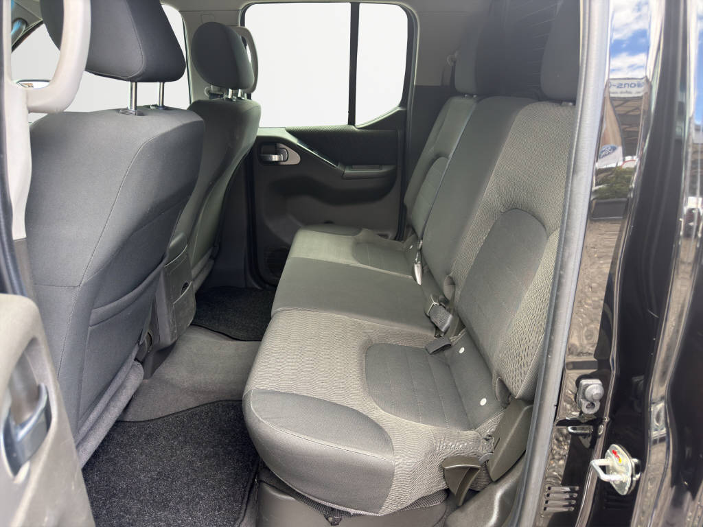 NISSAN Navara 2.5 dCi Double Cab LE-image-11