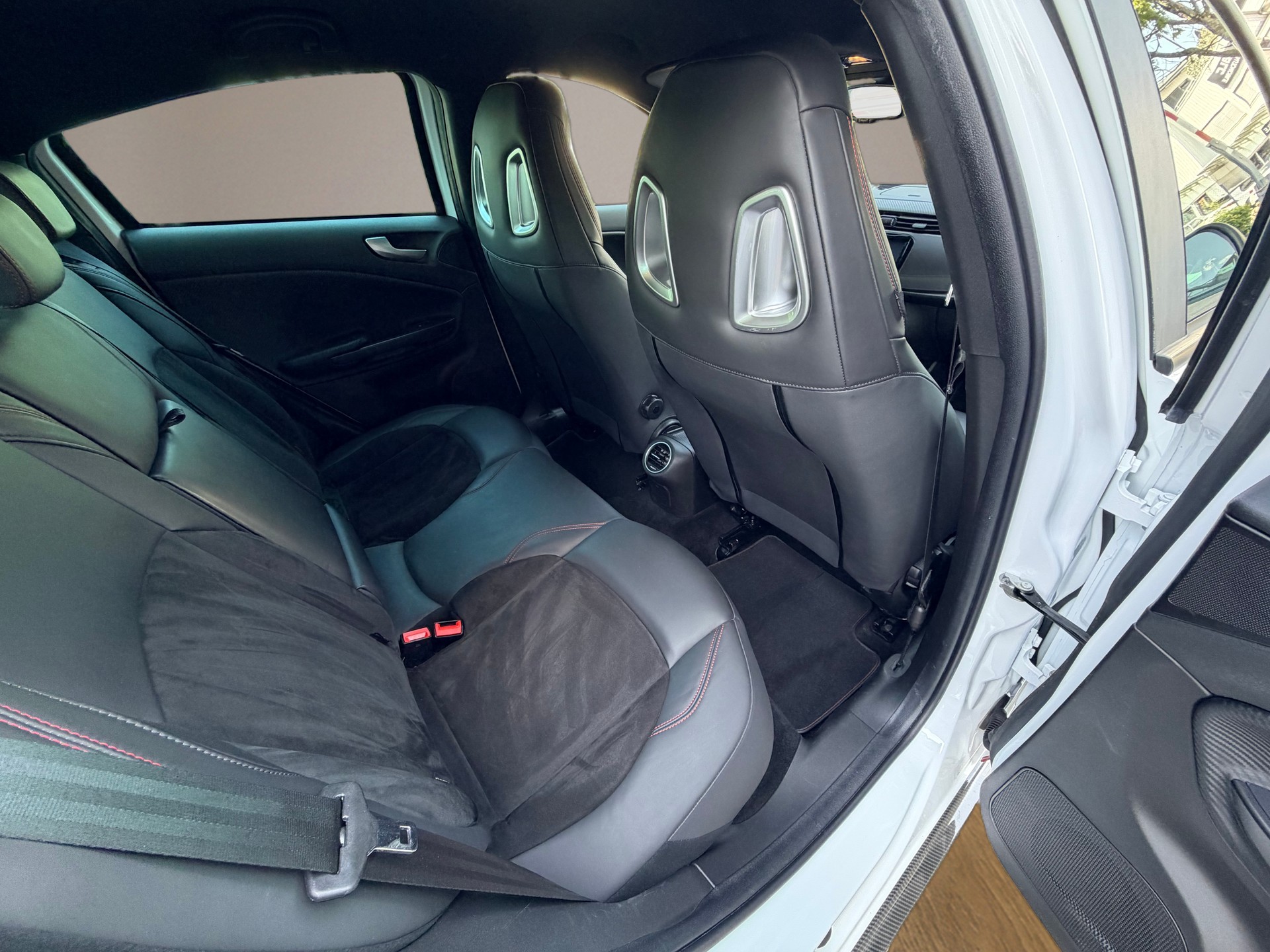 ALFA ROMEO Giulietta 1750 TBi Veloce S TCT-image-13