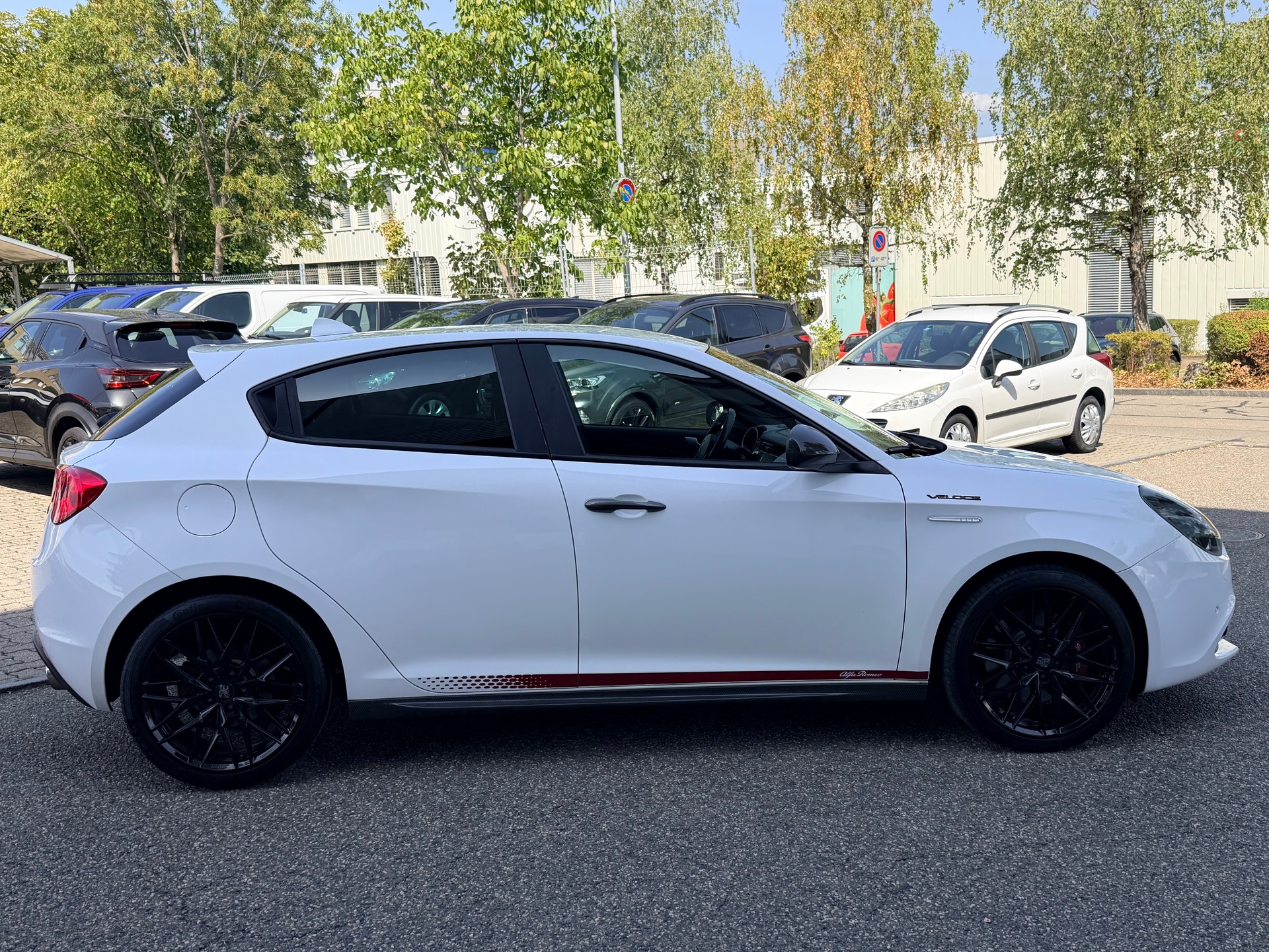 ALFA ROMEO Giulietta 1750 TBi Veloce S TCT-image-1
