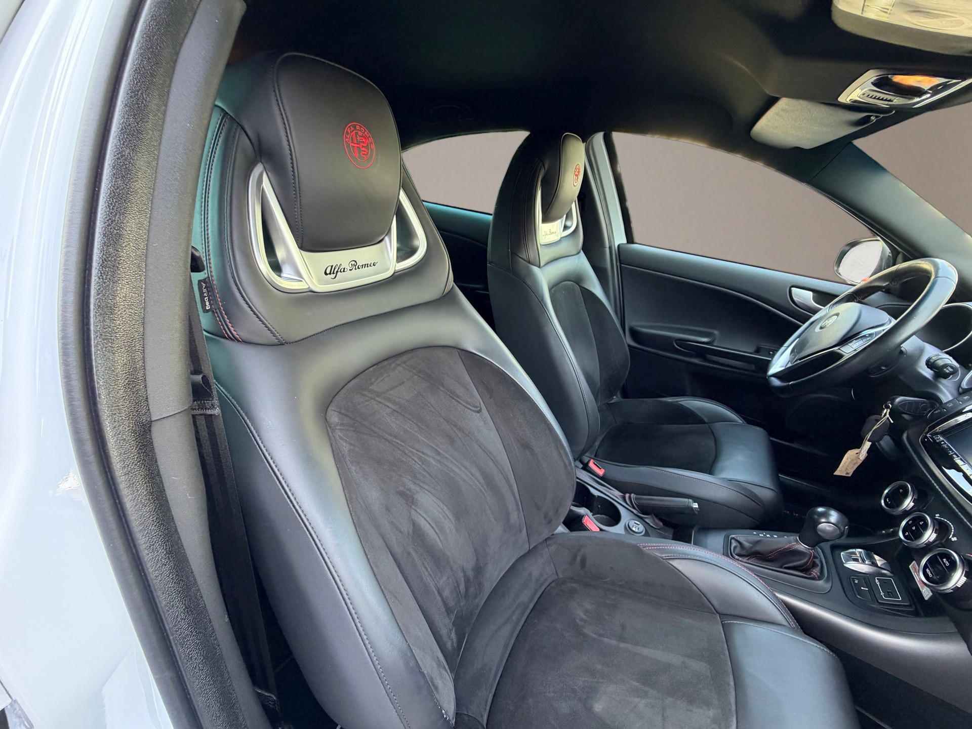 ALFA ROMEO Giulietta 1750 TBi Veloce S TCT-image-11
