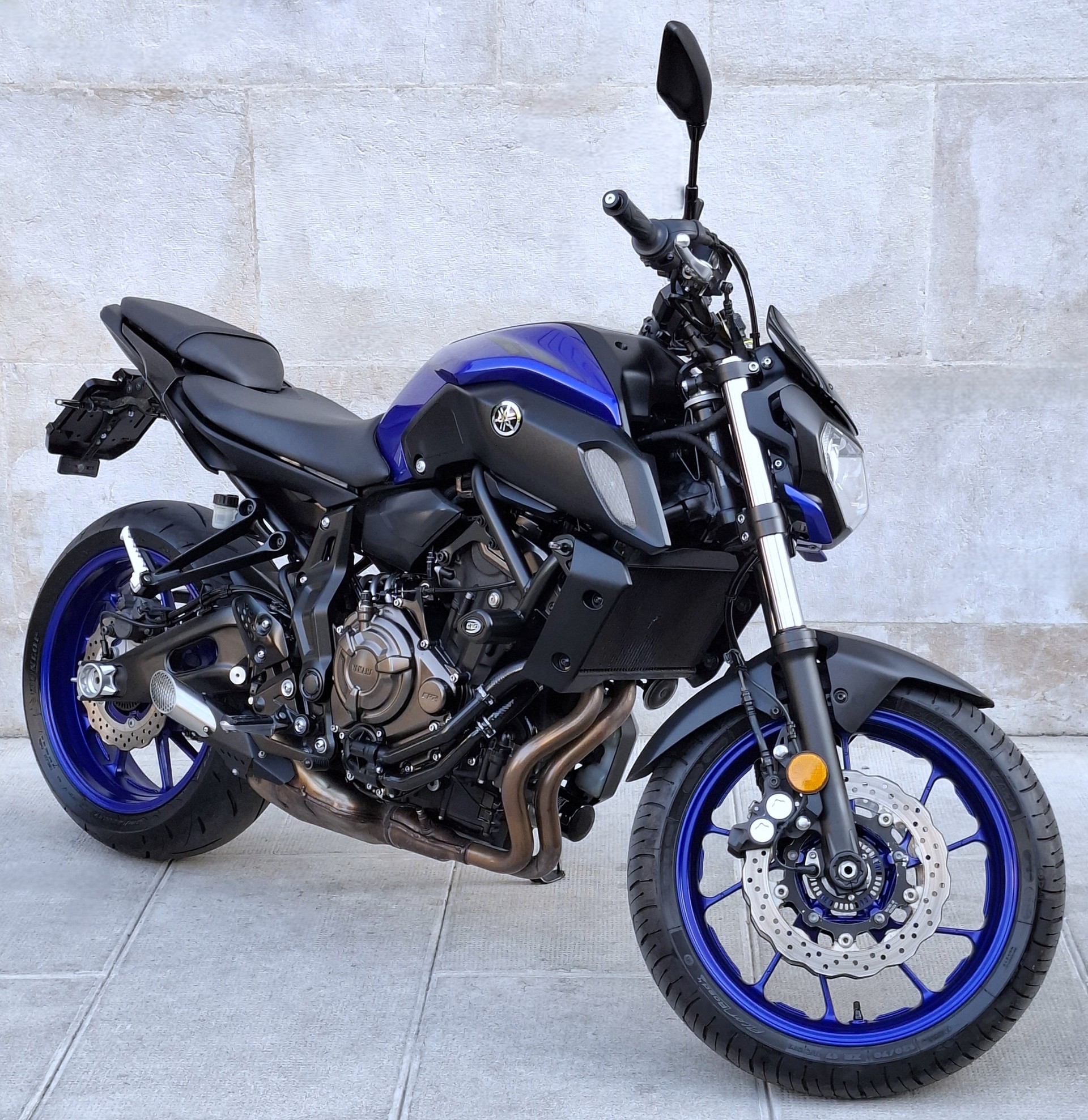 YAMAHA MT-07 ABS (35kW)-showroom-element-1