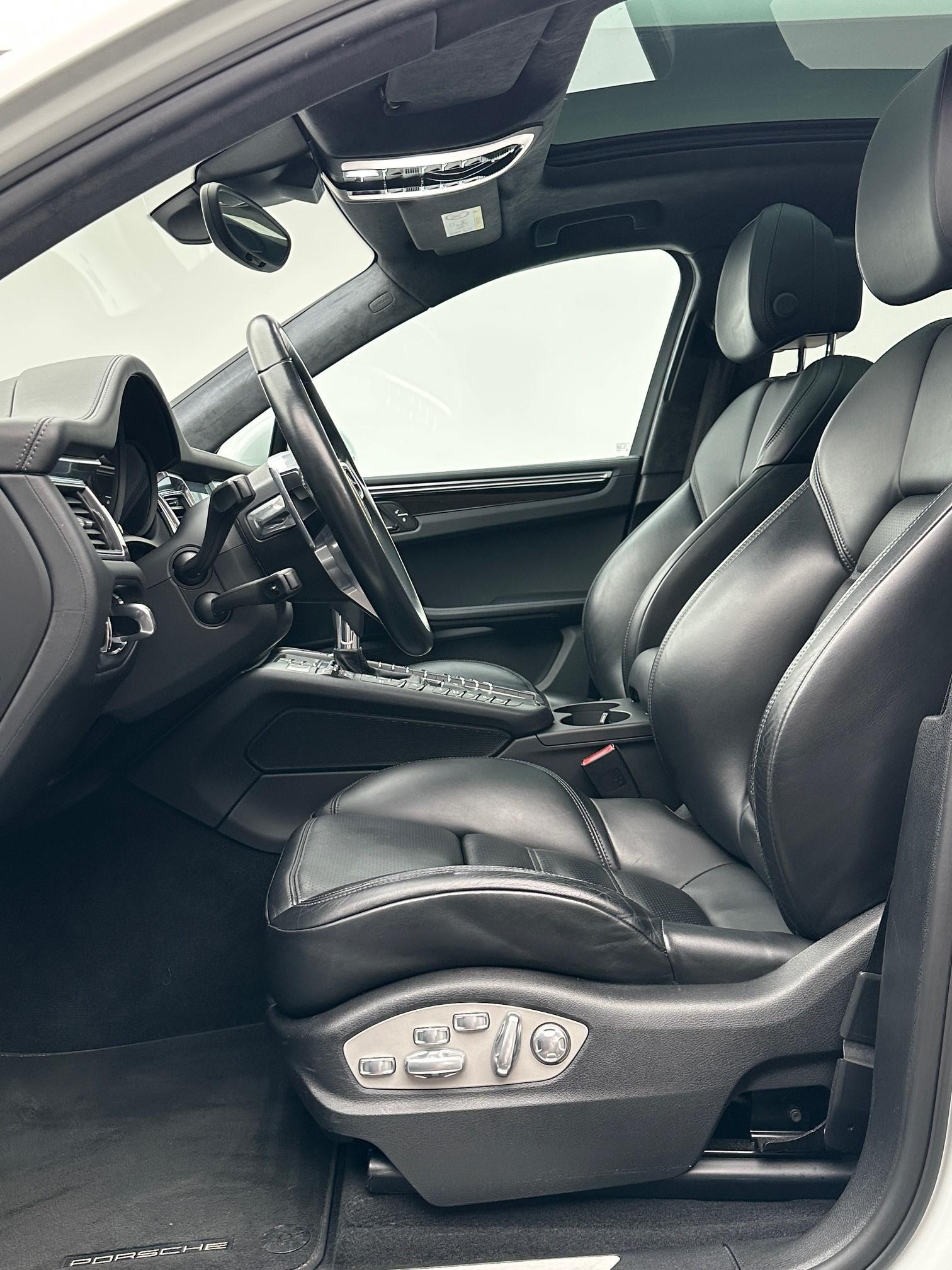 PORSCHE Macan 3.6 V6 Turbo Performance-image-3