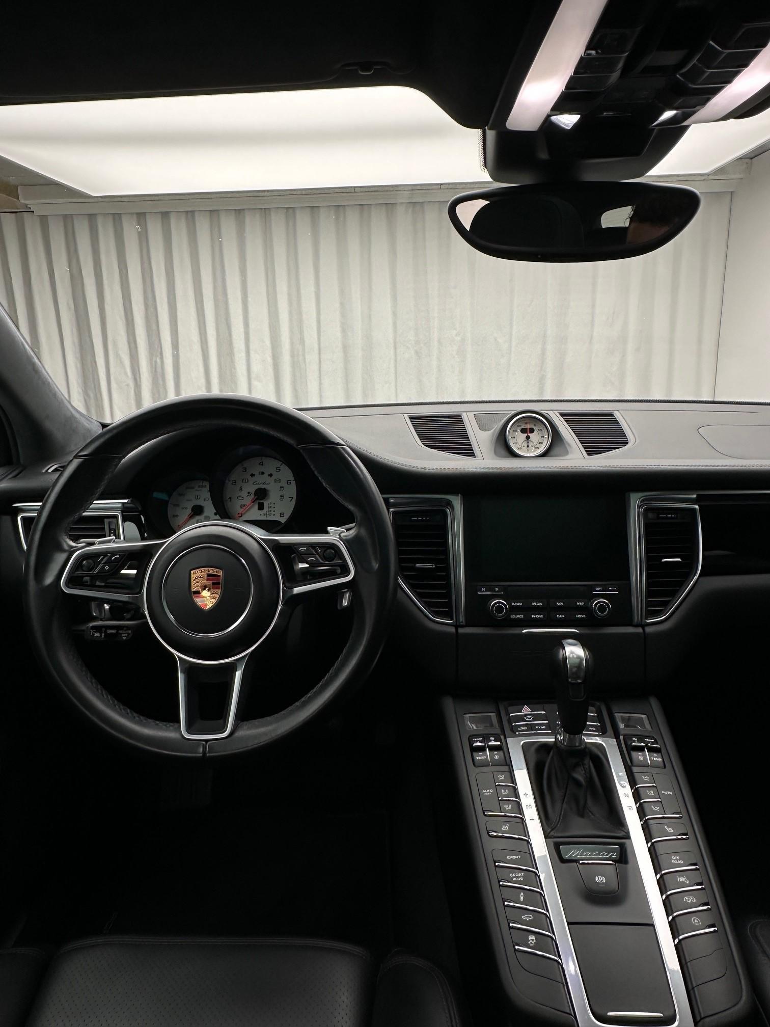 PORSCHE Macan 3.6 V6 Turbo Performance-image-4