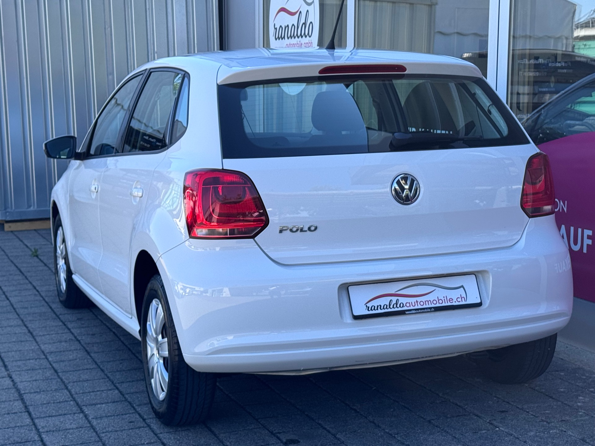 VW Polo 1.2 12V Trendline+Klimaanlage+Radio/CD+El.Fensterheber+ZV mit Fernbedienung+5-Türig+Frisch ab MFK / Service+-image-5