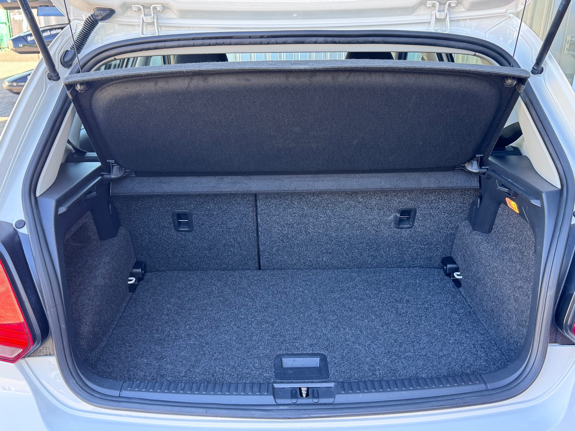 VW Polo 1.2 12V Trendline+Klimaanlage+Radio/CD+El.Fensterheber+ZV mit Fernbedienung+5-Türig+Frisch ab MFK / Service+-image-7