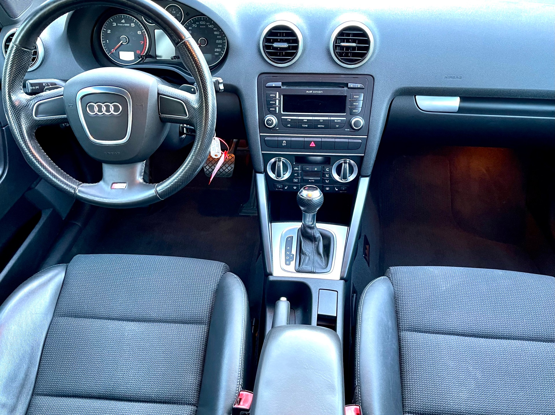 AUDI A3 Sportback 2.0 TFSI Ambition S-tronic-image-1