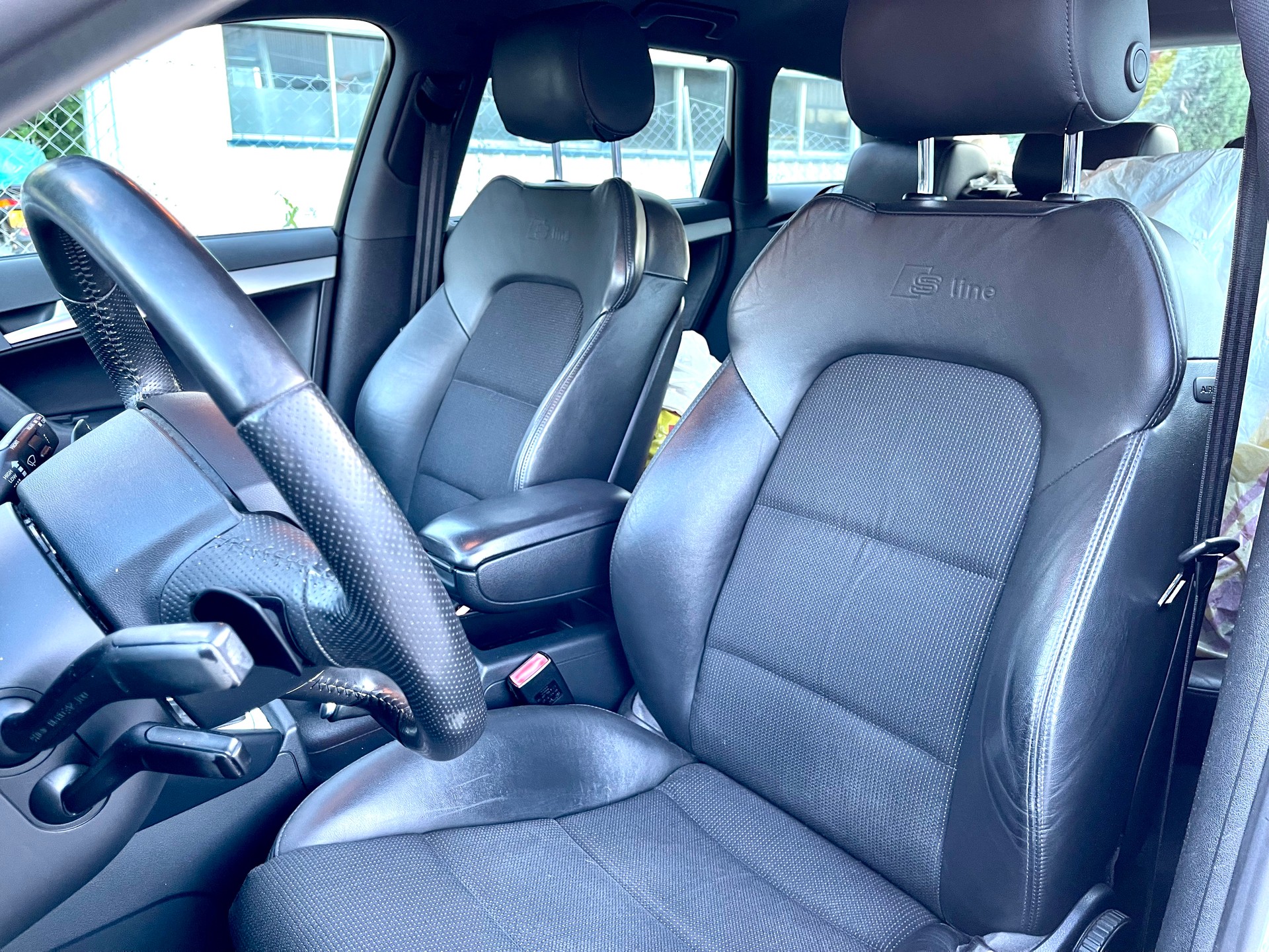 AUDI A3 Sportback 2.0 TFSI Ambition S-tronic-image-17