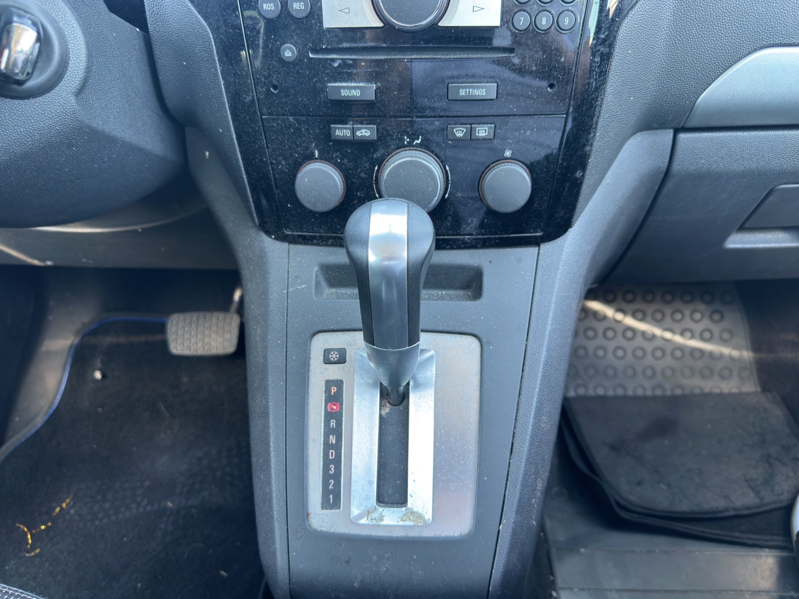 OPEL Zafira 2.2i 16V Enjoy Automatic-image-11