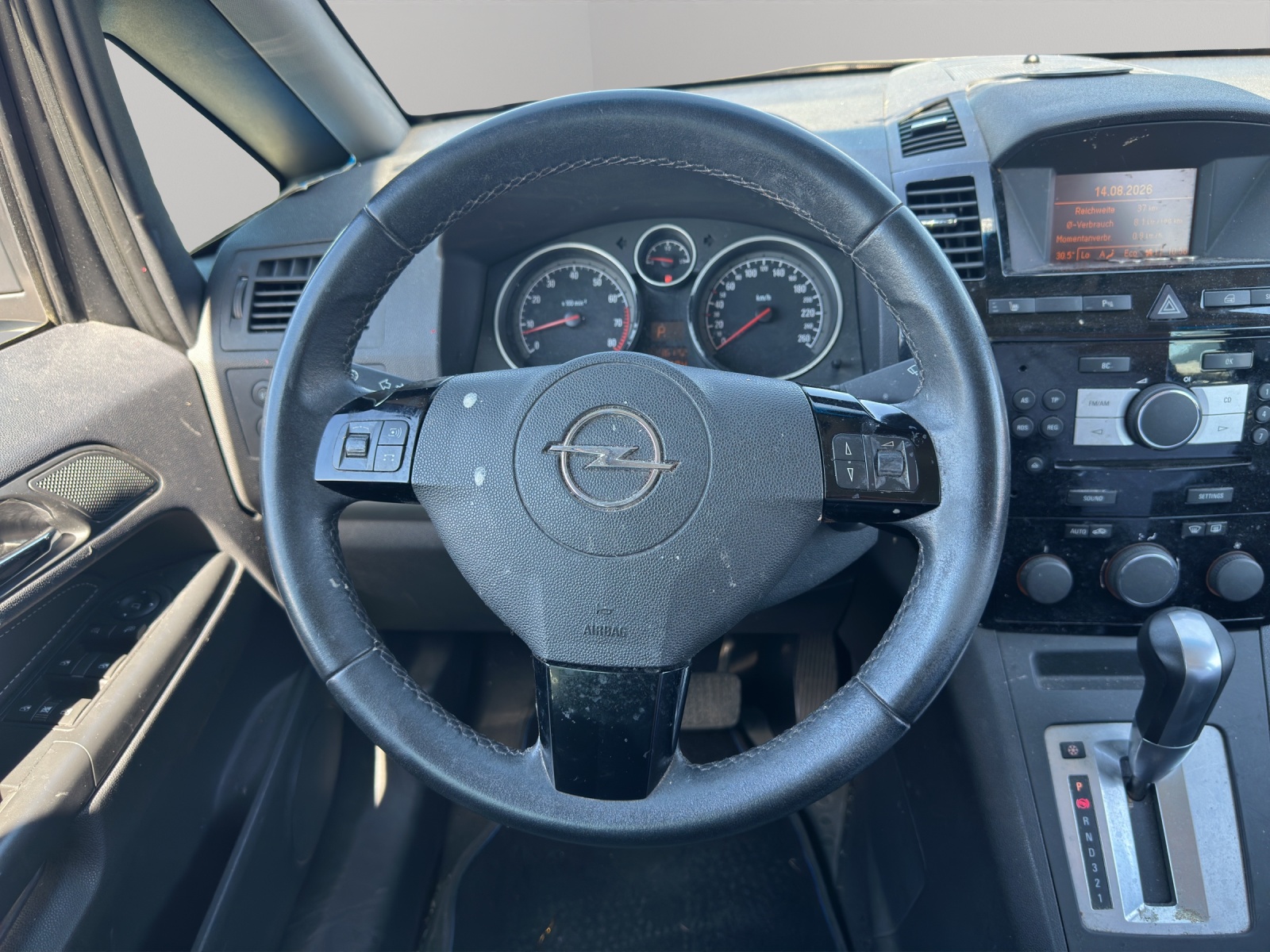 OPEL Zafira 2.2i 16V Enjoy Automatic-image-13