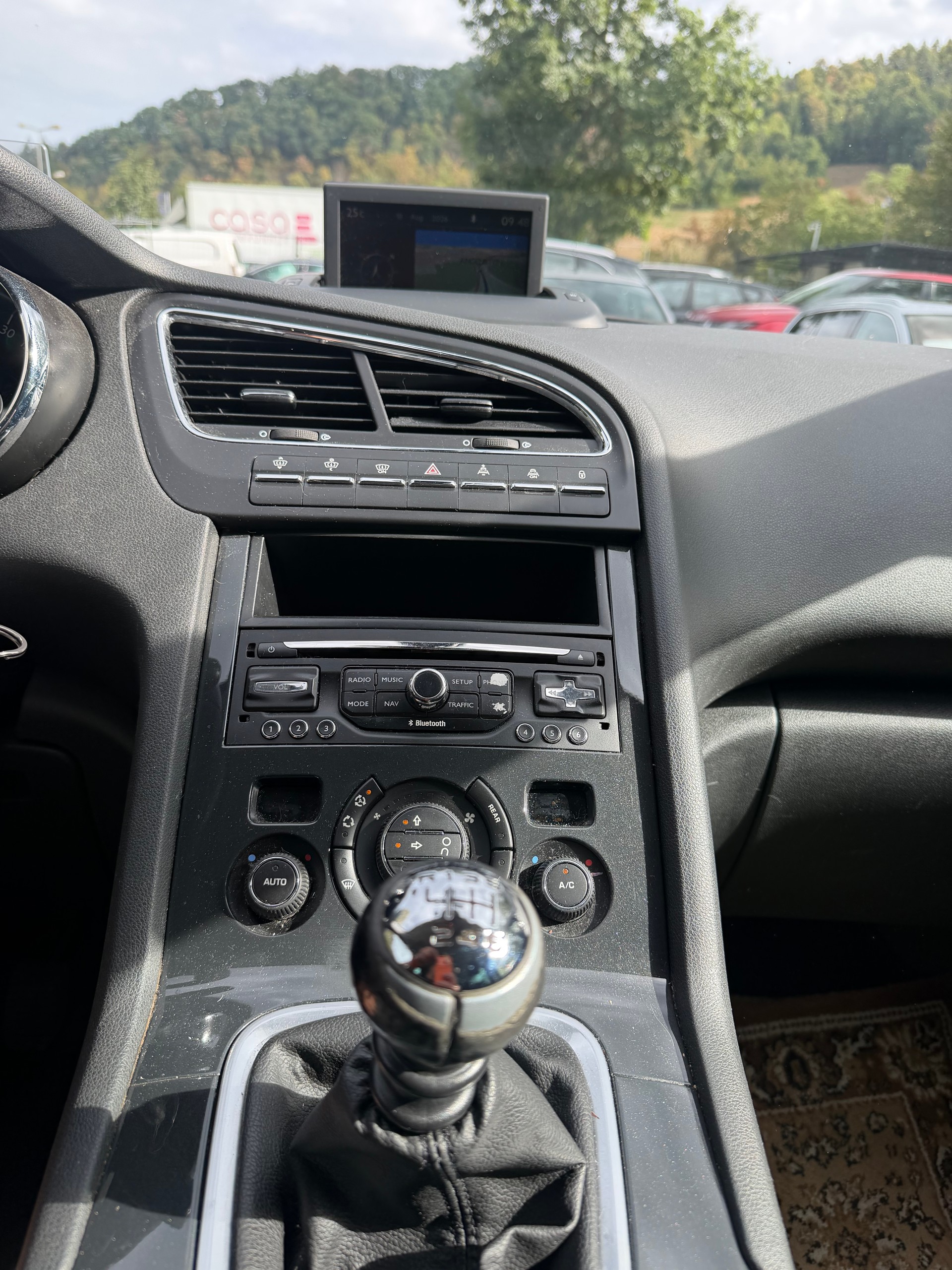 PEUGEOT 5008 2.0 HDI Active-image-8