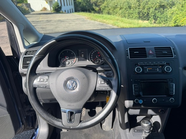 VW TOURAN-image-3