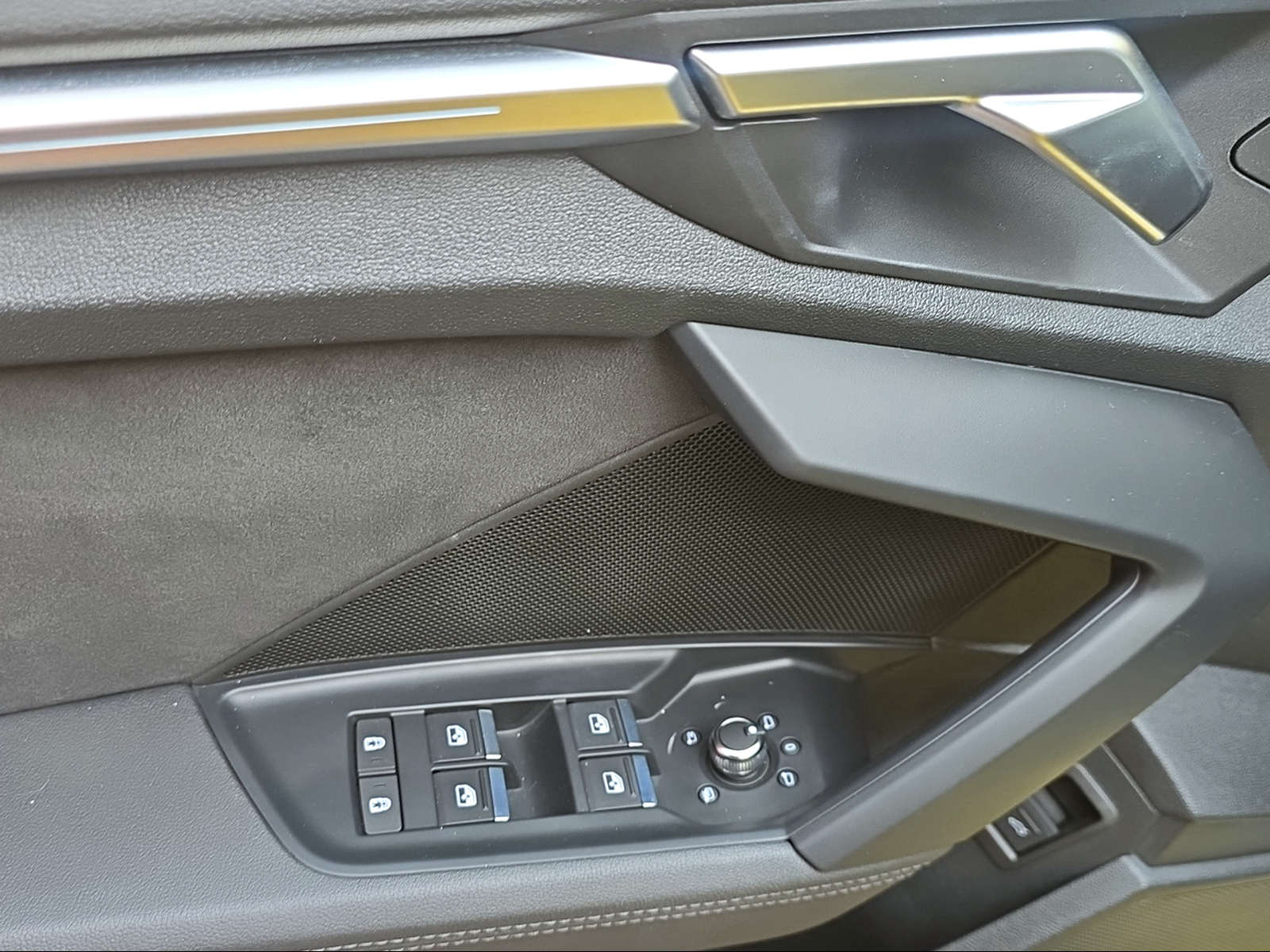 AUDI RS3 Limousine 2.5 TSI quattro S-tronic-image-15