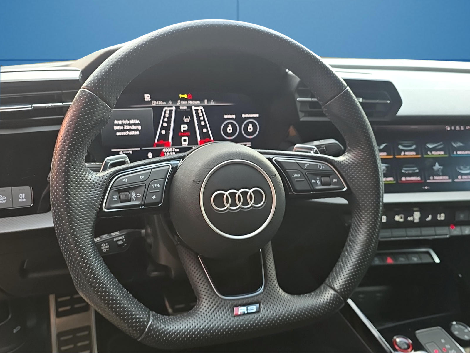 AUDI RS3 Limousine 2.5 TSI quattro S-tronic-image-12