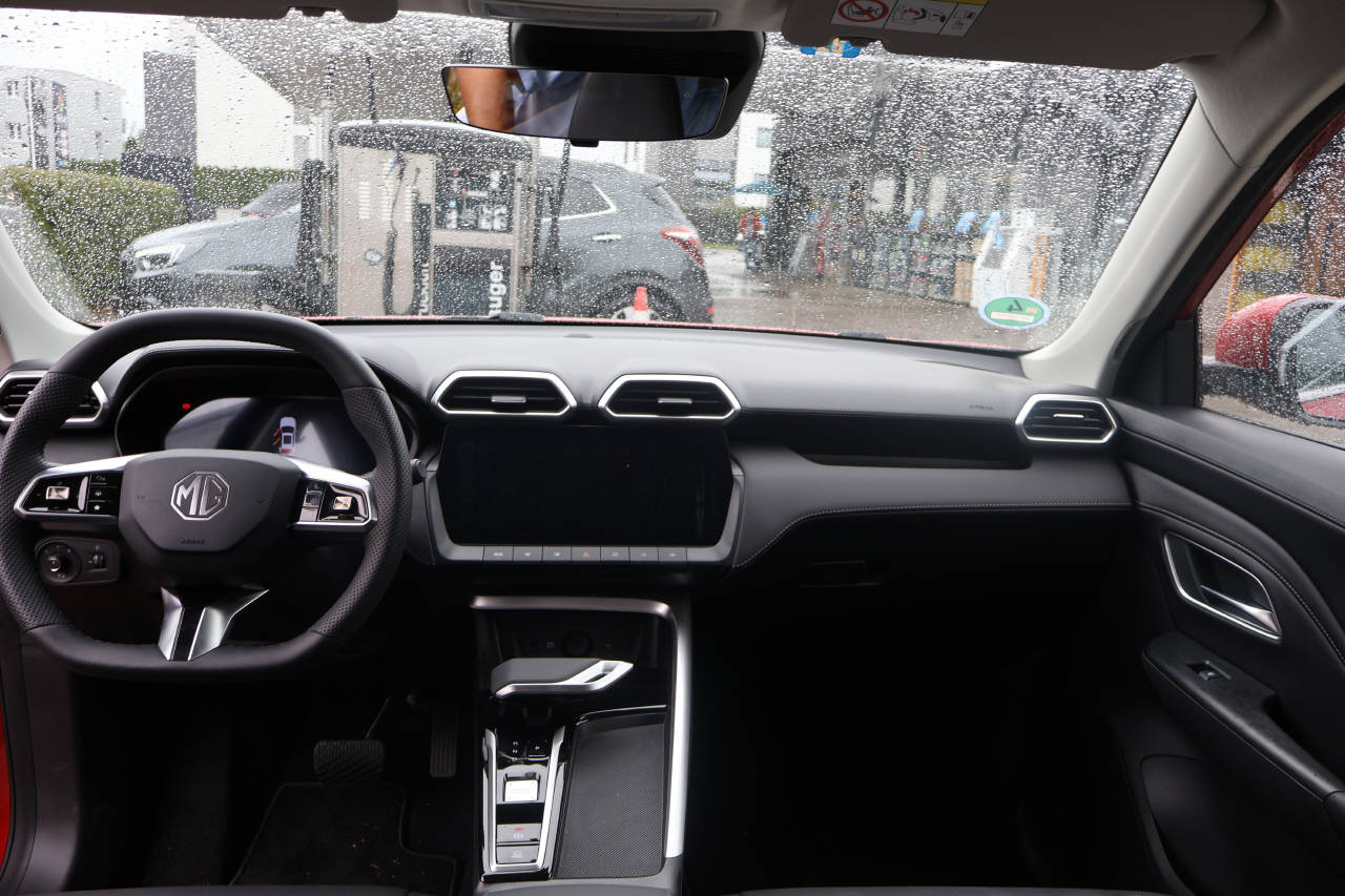 MG ZS 1.5 Hybrid+ Luxury-image-9
