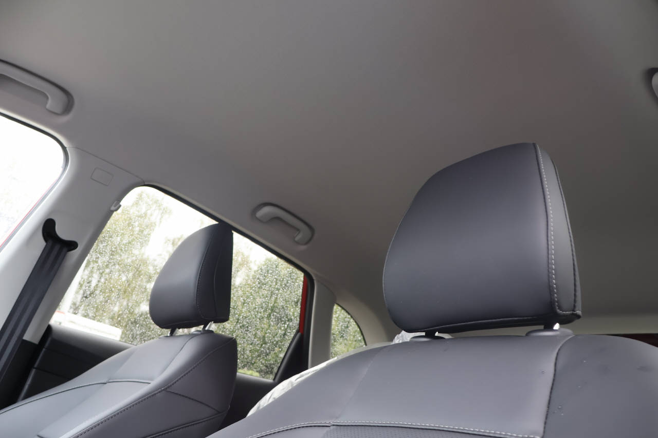 MG ZS 1.5 Hybrid+ Luxury-image-12