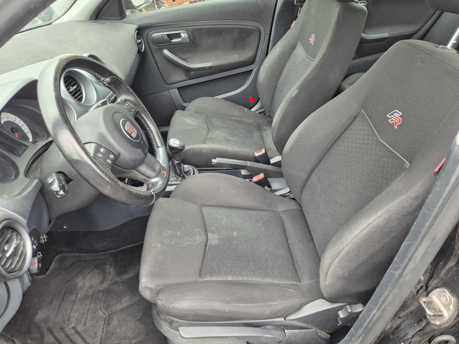 SEAT Ibiza 1.8 20V Turbo FR-image-4