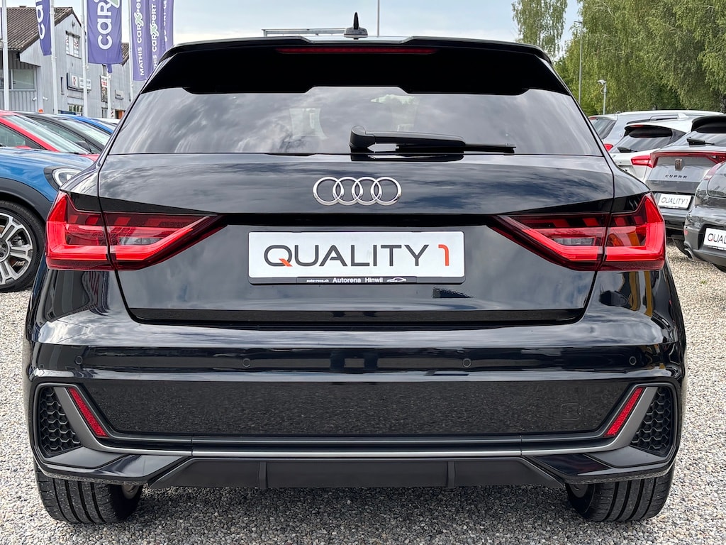 AUDI A1 Sportback 30 TFSI S Line-image-4