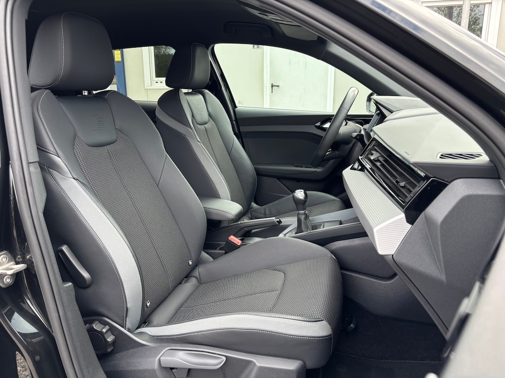 AUDI A1 Sportback 30 TFSI S Line-image-7