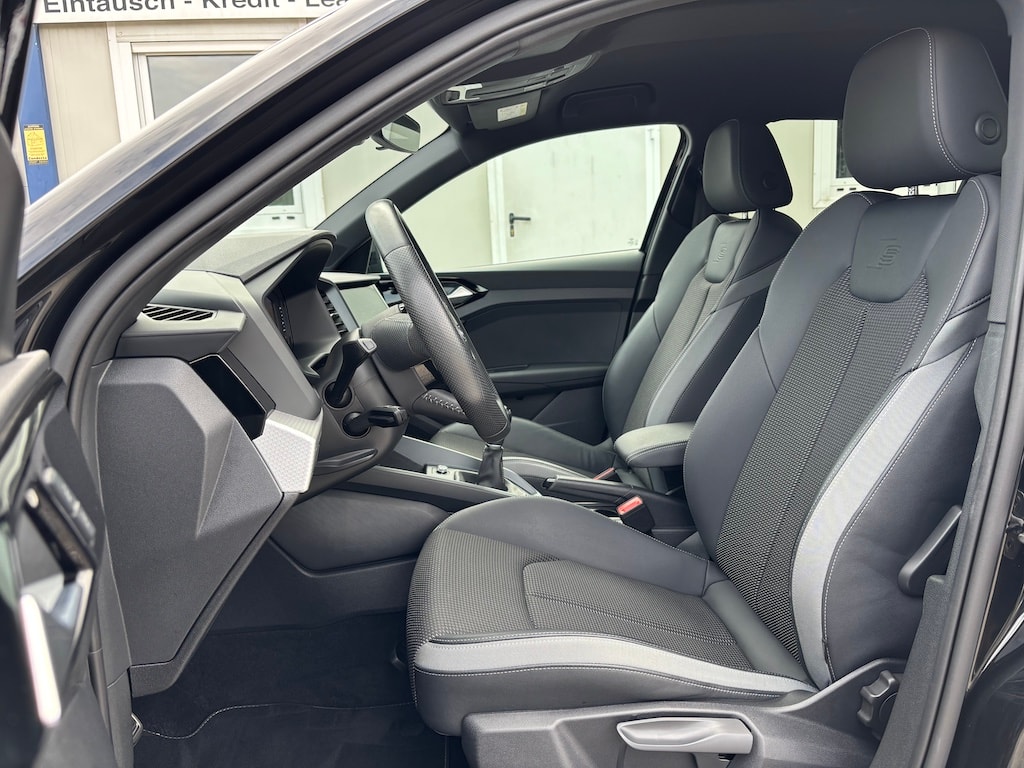 AUDI A1 Sportback 30 TFSI S Line-image-6