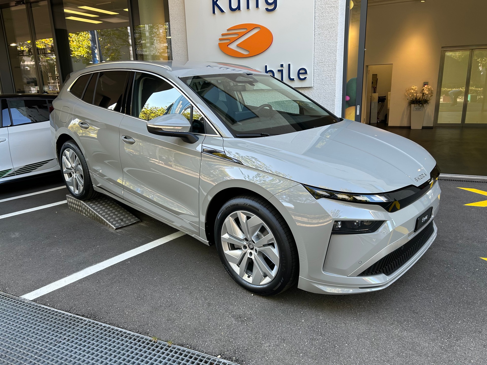 SKODA Enyaq 85x Dynamic 4x4-image-0