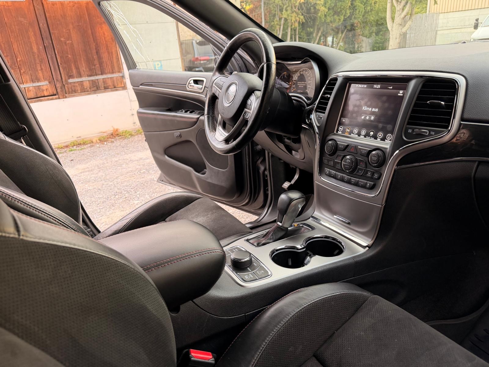 JEEP Grand Cherokee 3.0 CRD Trailhawk Automatic-image-14