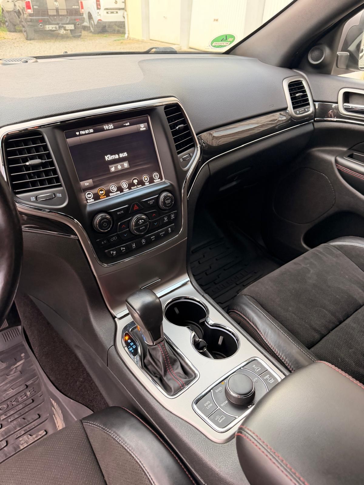 JEEP Grand Cherokee 3.0 CRD Trailhawk Automatic-image-10