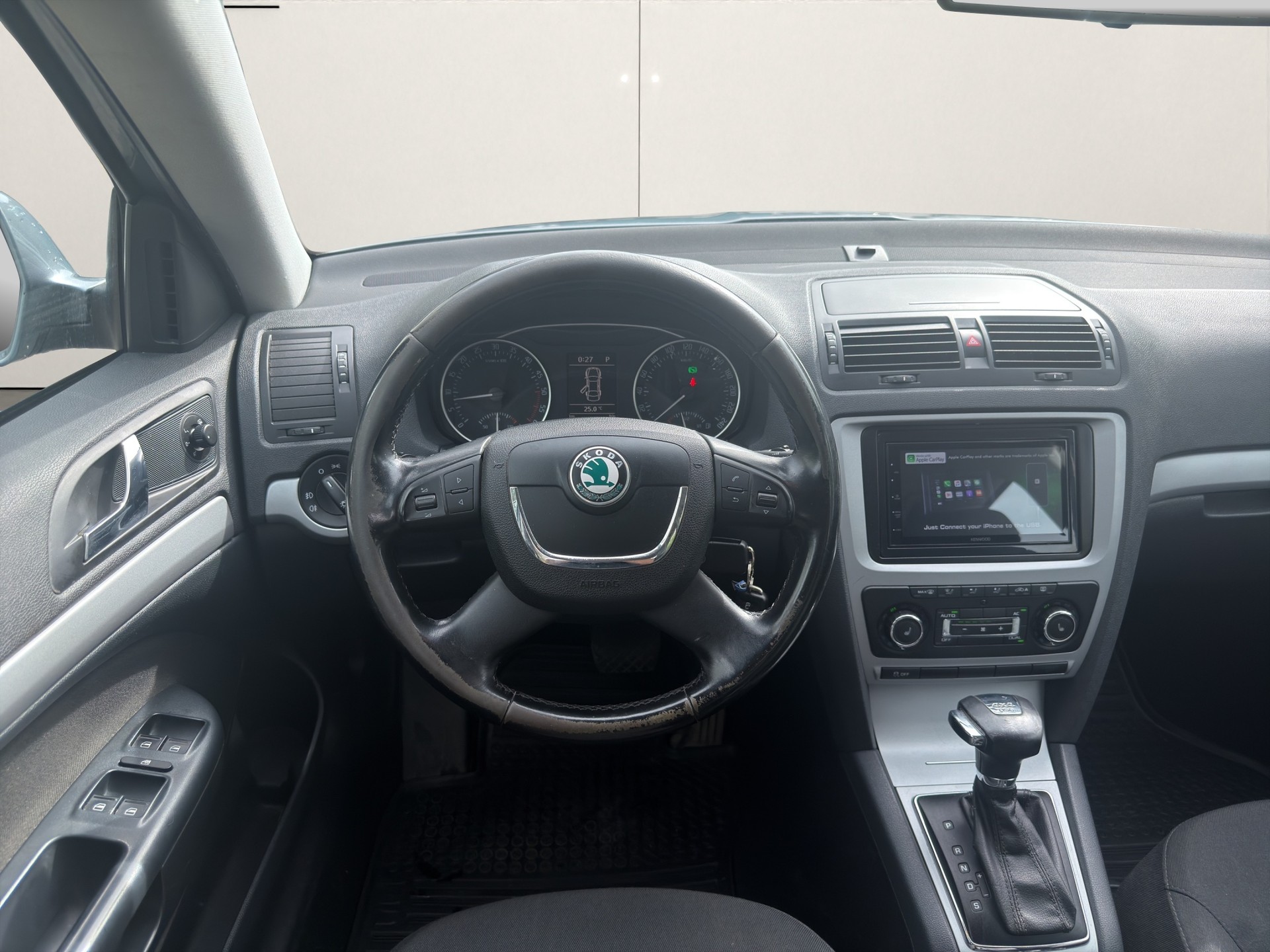SKODA Octavia Combi 2.0 TDI Elegance 4x4 DSG-image-10