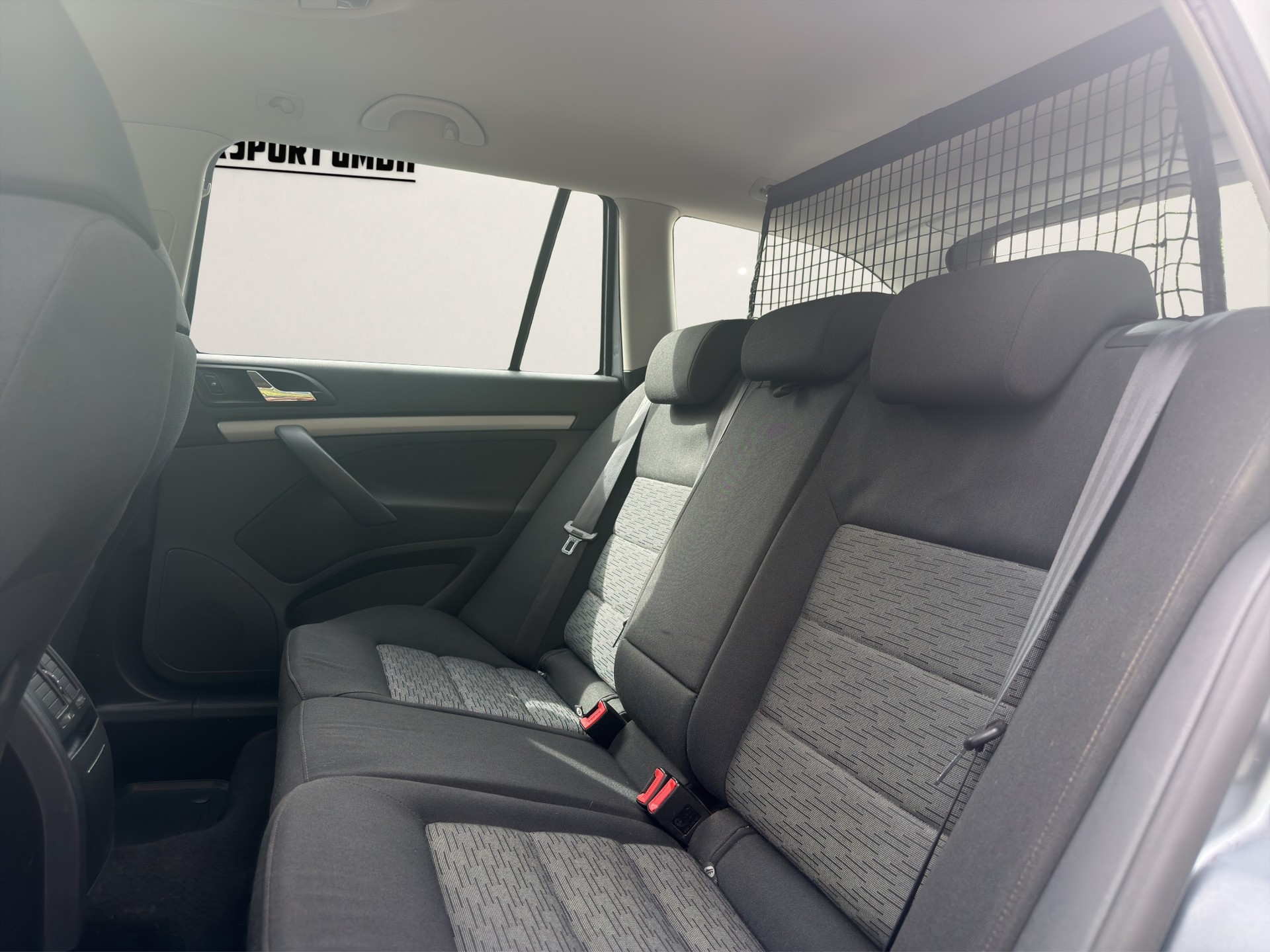 SKODA Octavia Combi 2.0 TDI Elegance 4x4 DSG-image-11