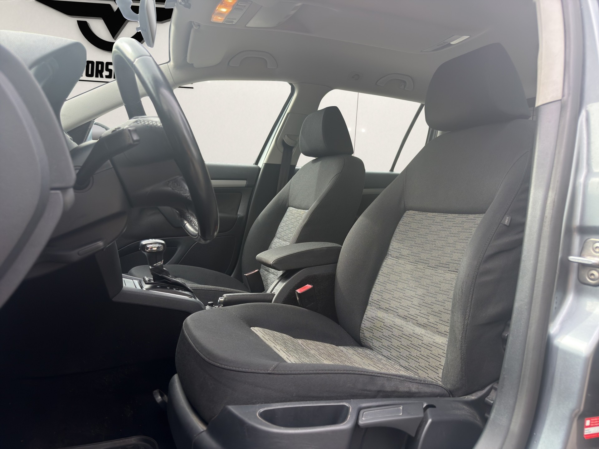 SKODA Octavia Combi 2.0 TDI Elegance 4x4 DSG-image-8