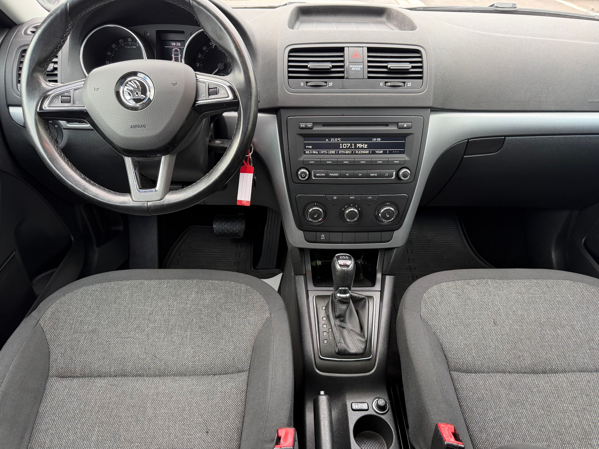 SKODA Yeti 2.0 TDI Elegance 4x4 DSG-image-10