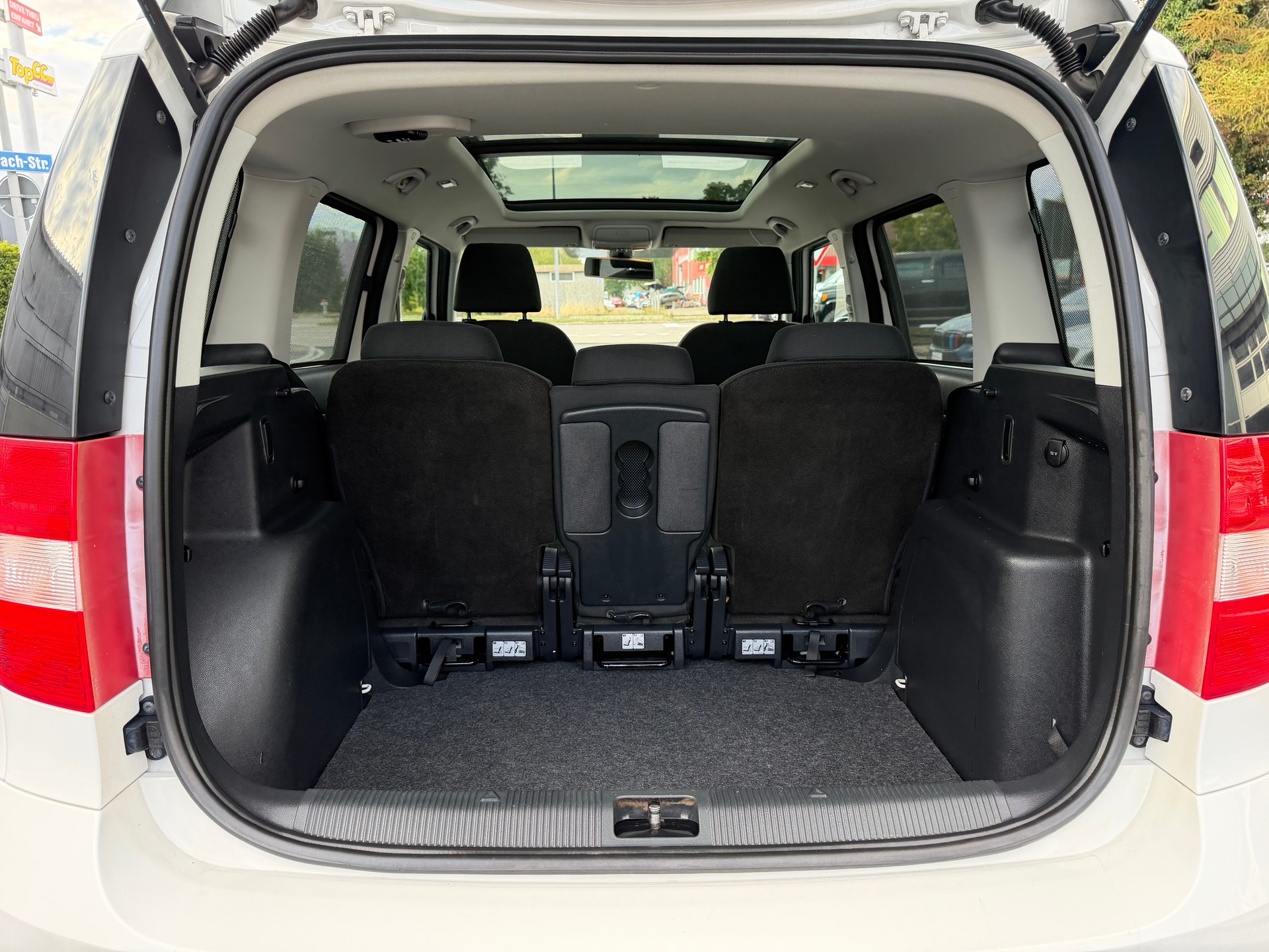 SKODA Yeti 2.0 TDI Elegance 4x4 DSG-image-11