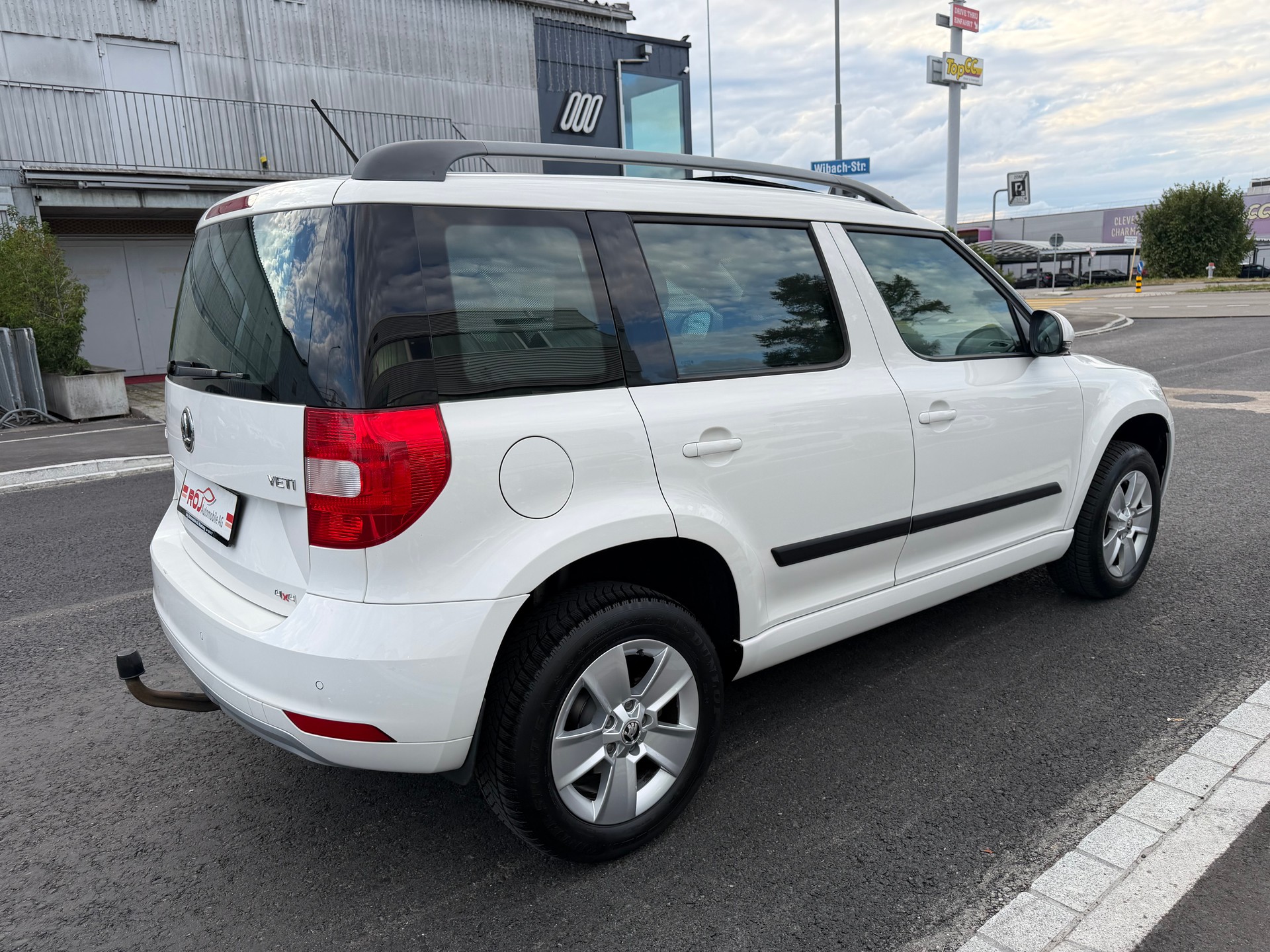 SKODA Yeti 2.0 TDI Elegance 4x4 DSG-image-4
