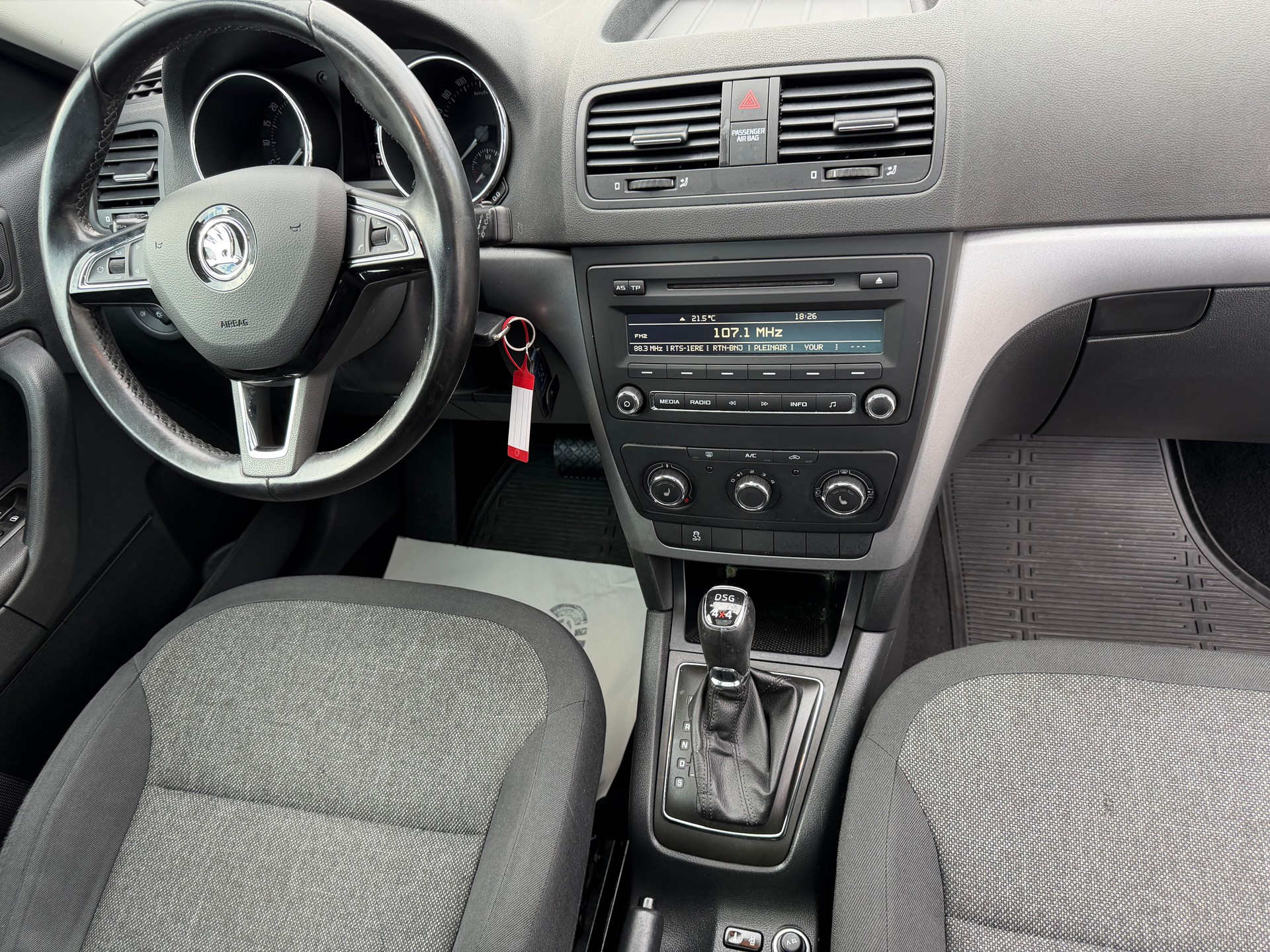 SKODA Yeti 2.0 TDI Elegance 4x4 DSG-image-15