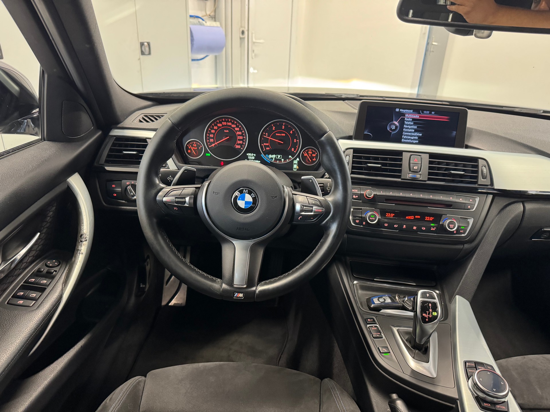 BMW 320d xDrive Steptronic-image-9
