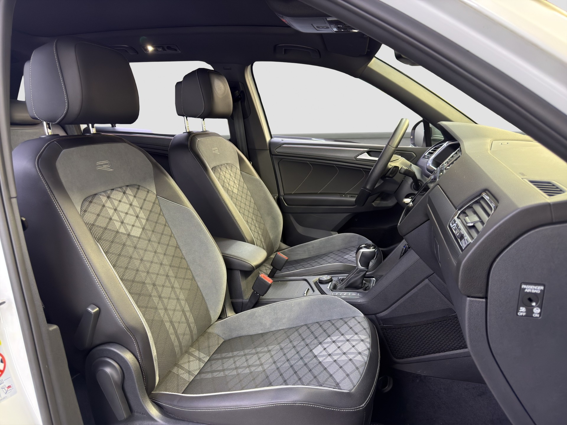 VW Tiguan Allspace 2.0TSI R-Line 4Motion DSG-image-13