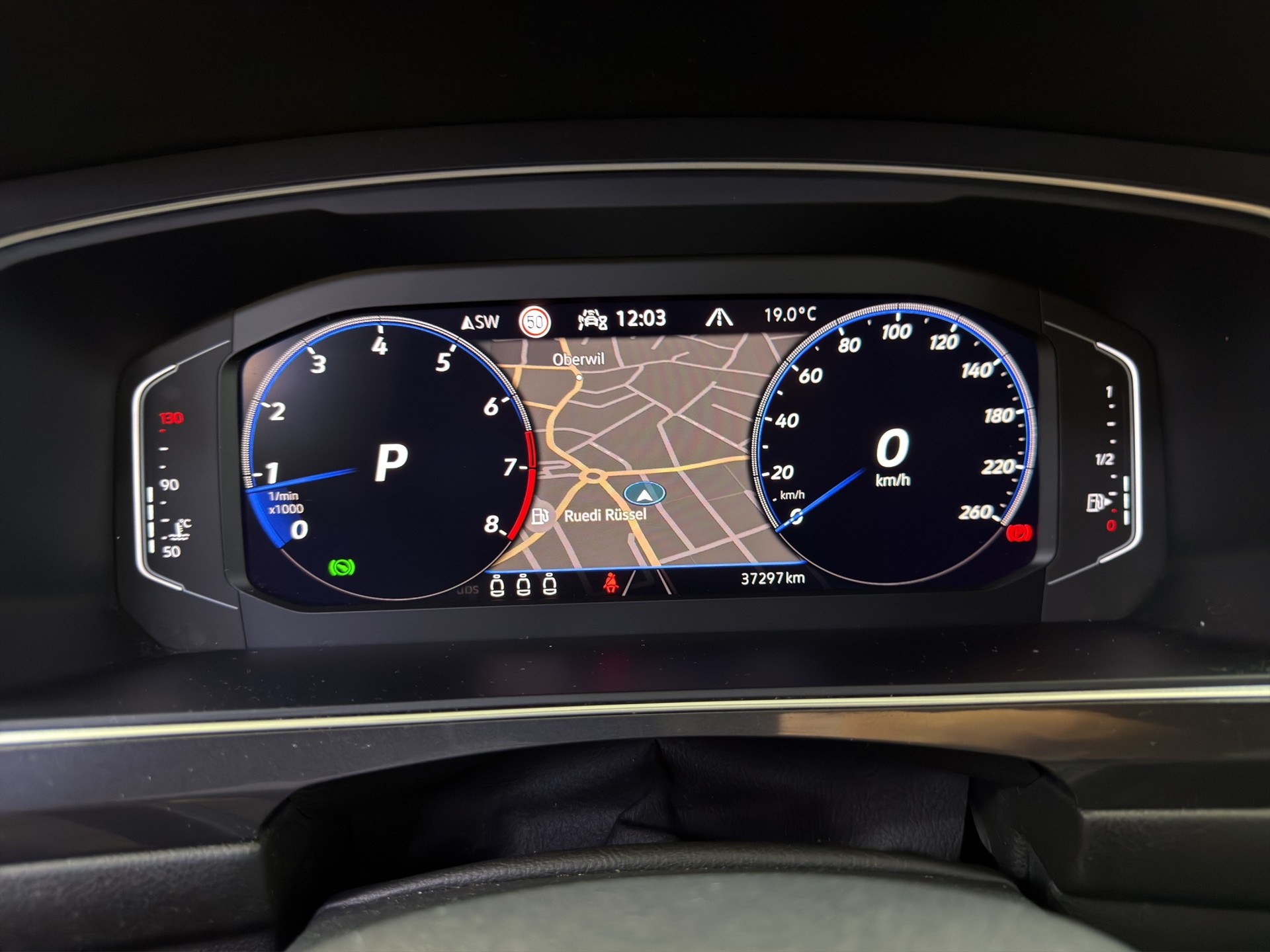 VW Tiguan Allspace 2.0TSI R-Line 4Motion DSG-image-10