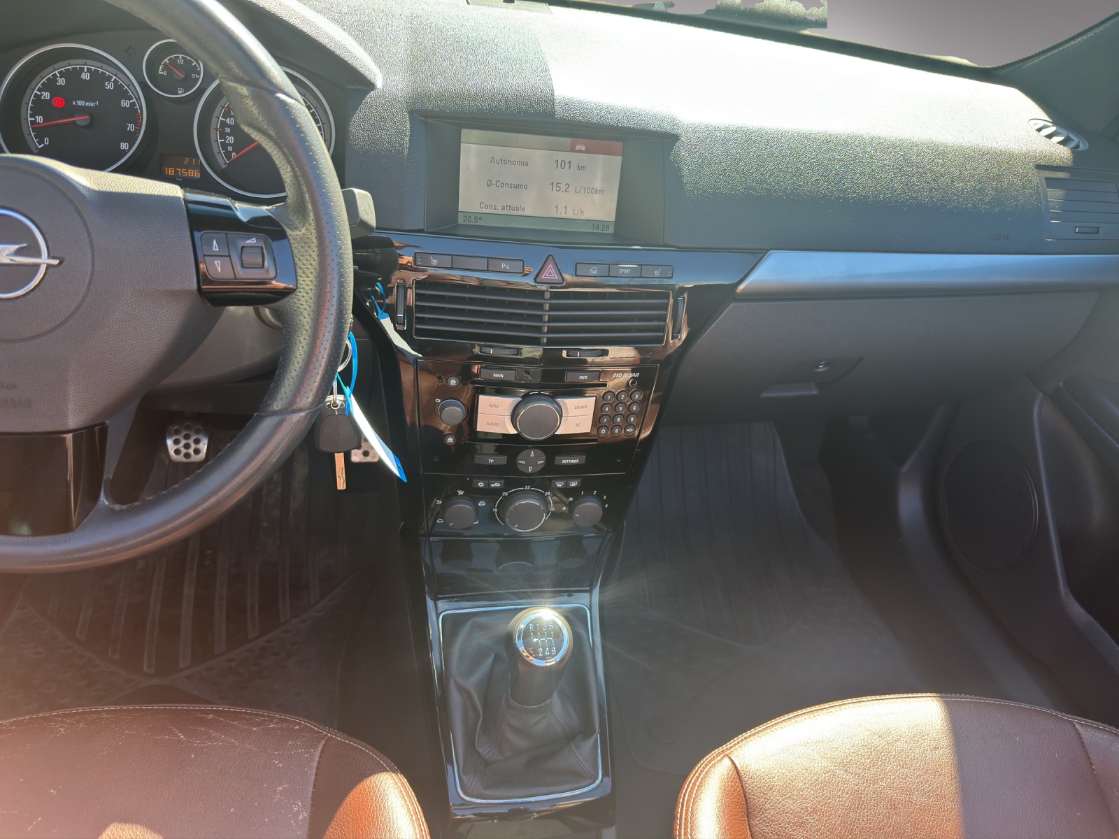 OPEL Astra TT 2.0i 16V Turbo Cosmo-image-10