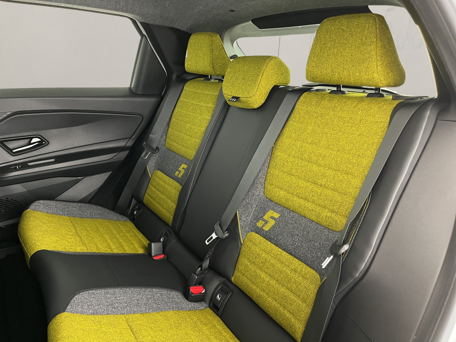 RENAULT R5 E-Tech Comfort Range iconic five-image-16