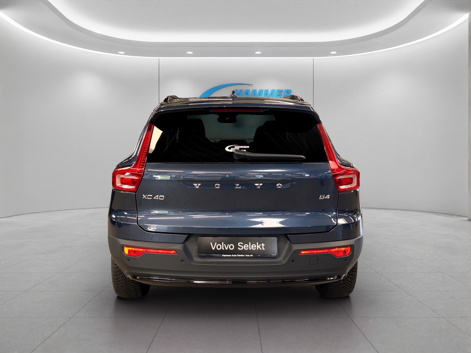 VOLVO XC40 2.0 B4 MH Plus Dark-image-5
