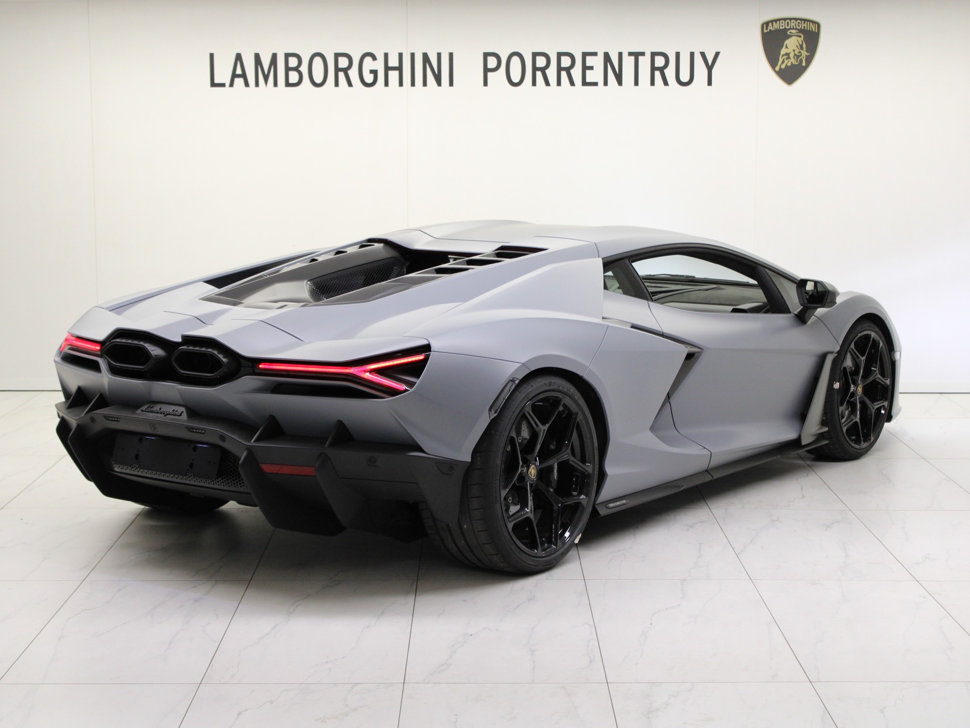 LAMBORGHINI Revuelto HPEV-image-2