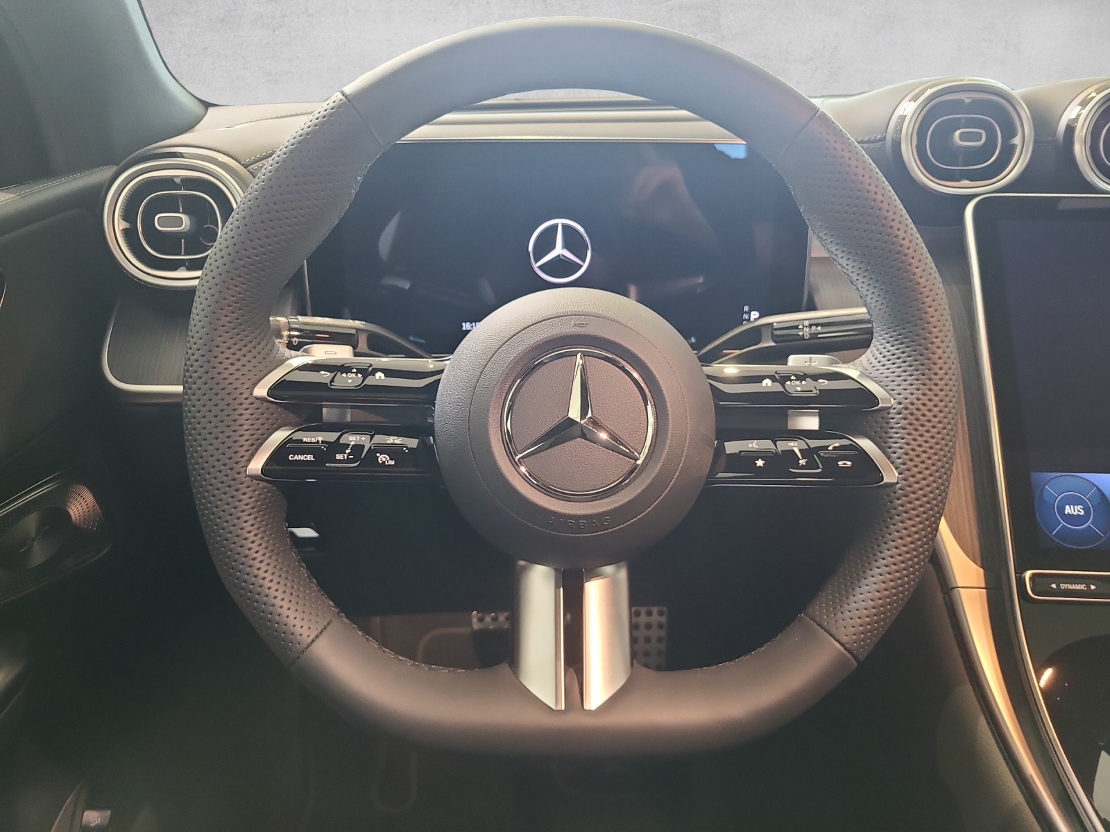 MERCEDES-BENZ GLC 220 d AMG Line 4M Coupé C254-image-4