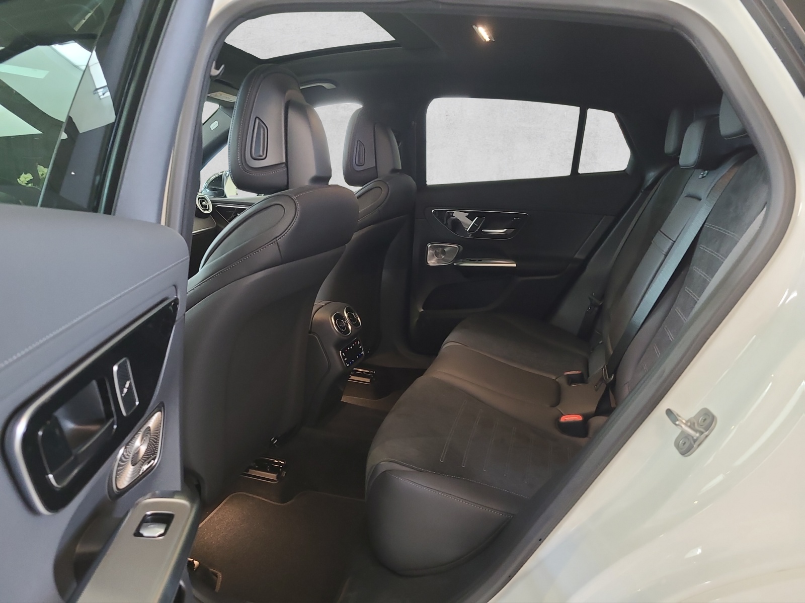 MERCEDES-BENZ GLC 220 d AMG Line 4M Coupé C254-image-2