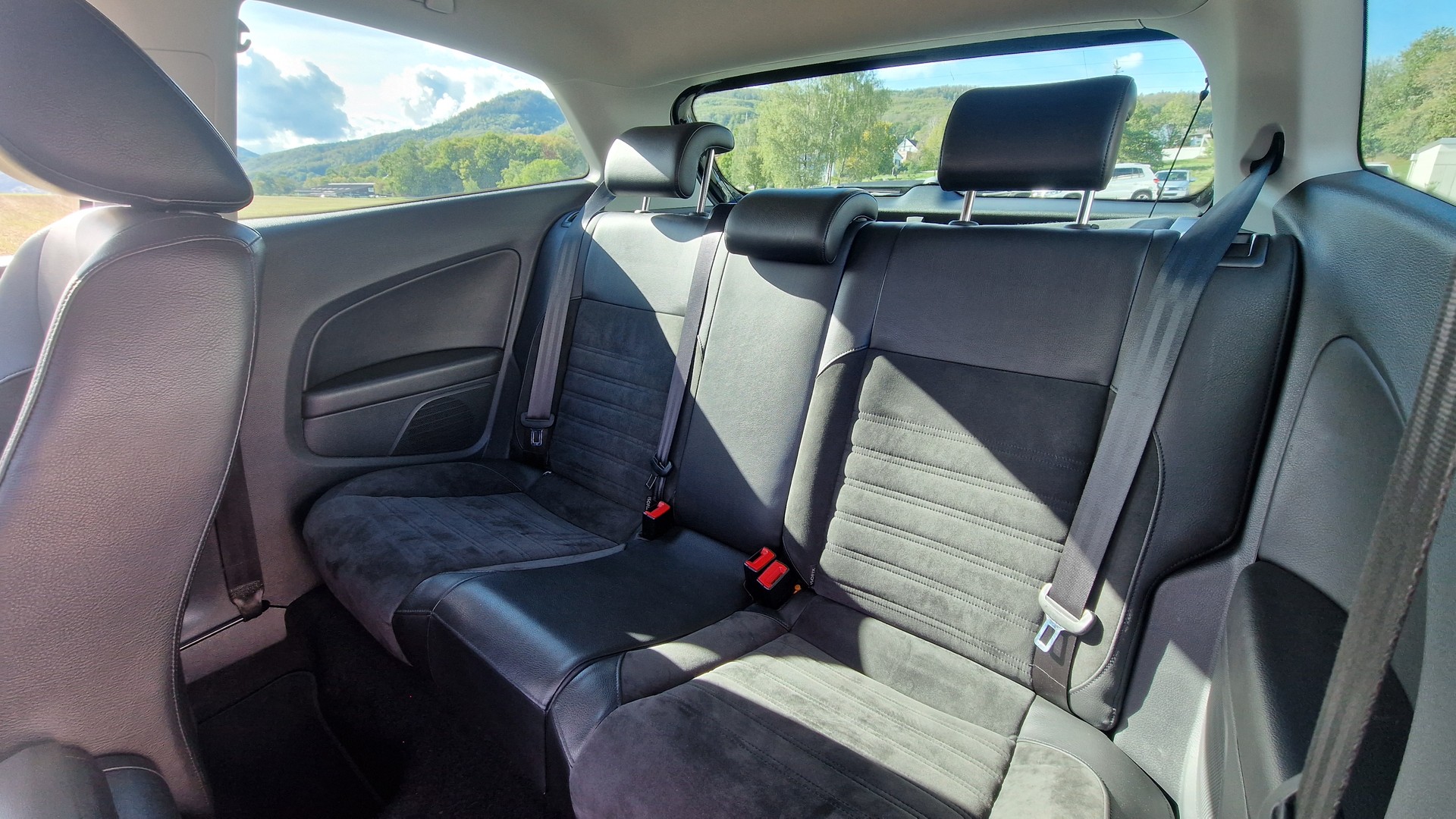 VW Polo 1.2 TSI Highline-image-12