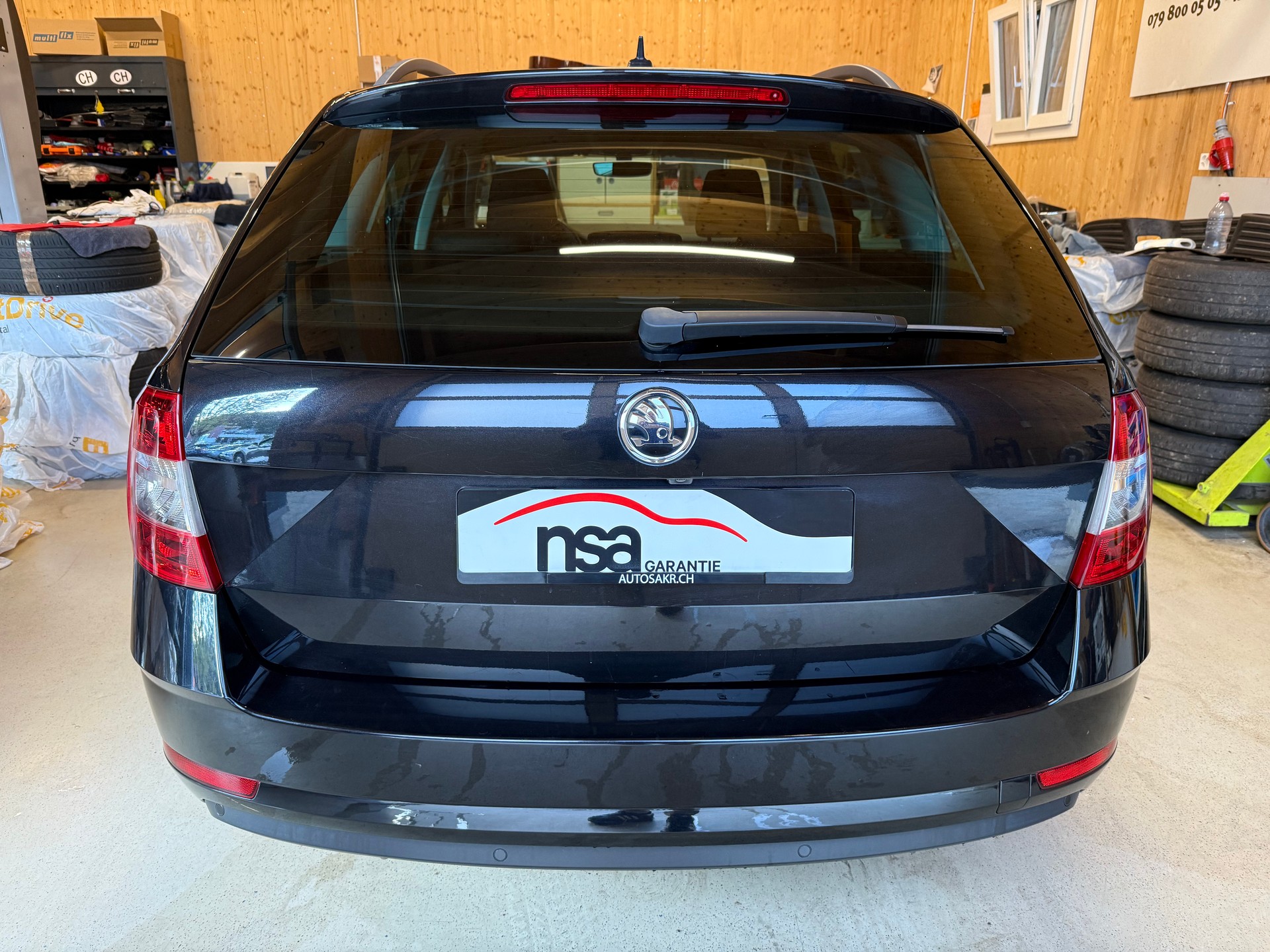 SKODA Octavia Combi 1.8 TSI Ambition 4x4 DSG-image-4