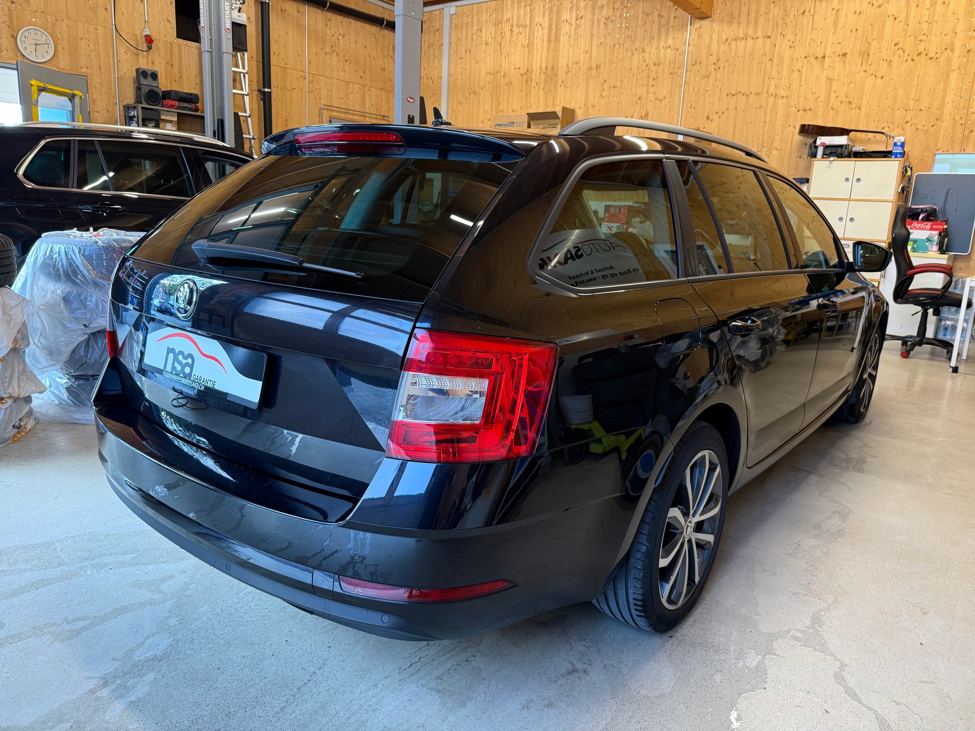 SKODA Octavia Combi 1.8 TSI Ambition 4x4 DSG-showroom-element-3