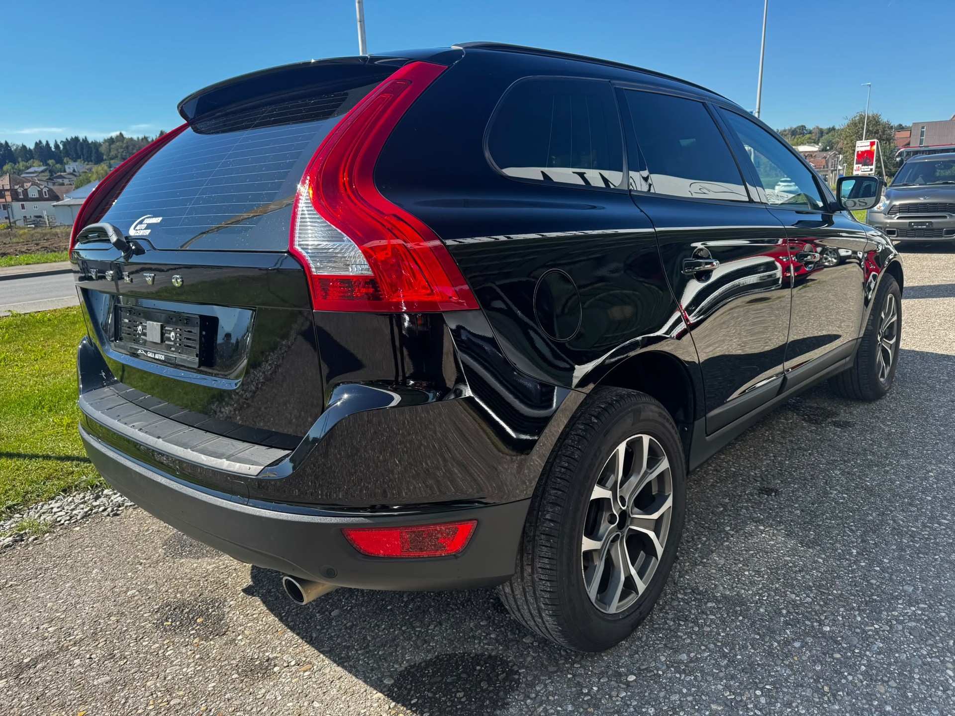 VOLVO XC60 D3 AWD Kinetic Geartronic-image-4