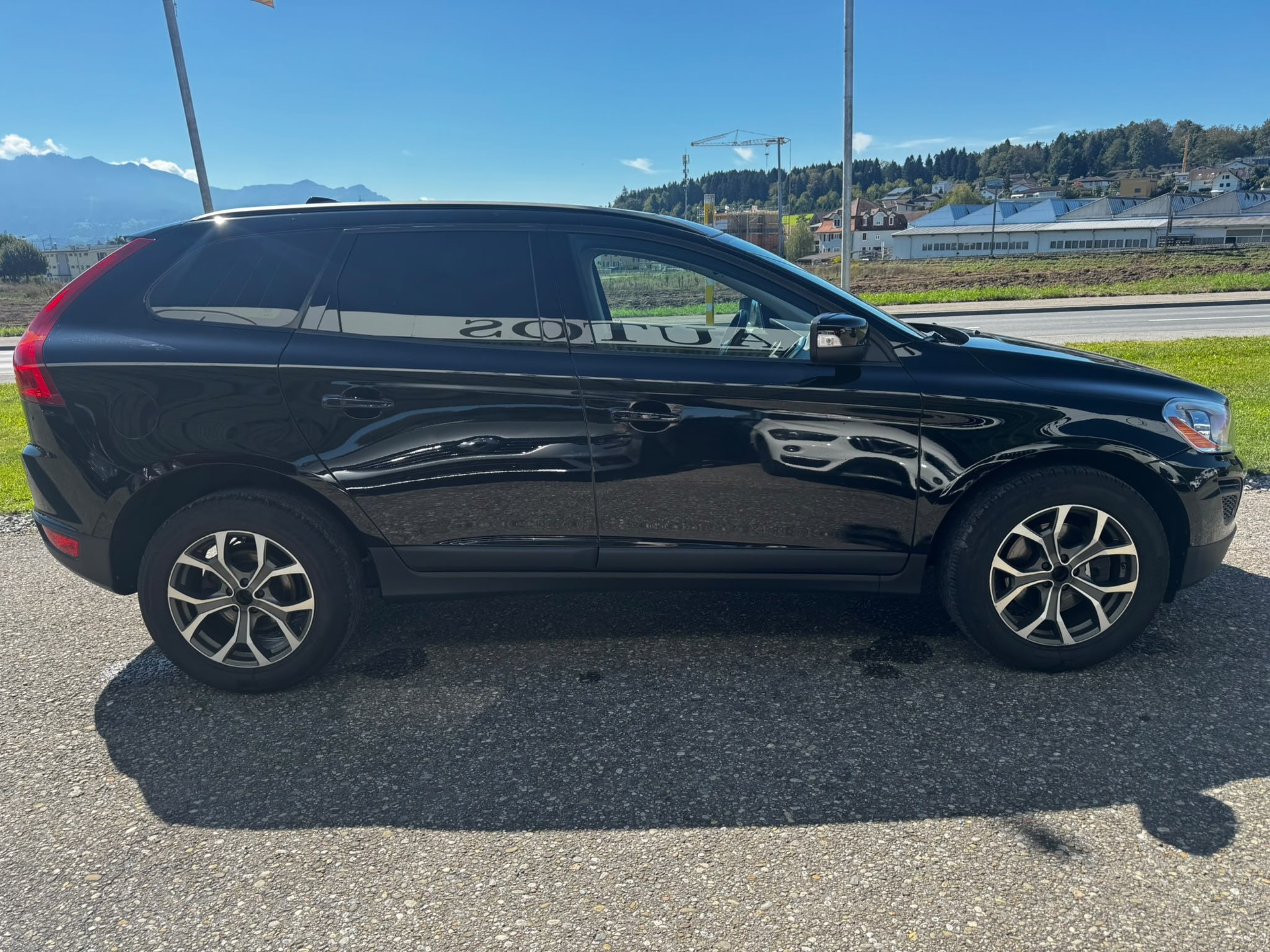 VOLVO XC60 D3 AWD Kinetic Geartronic-image-3