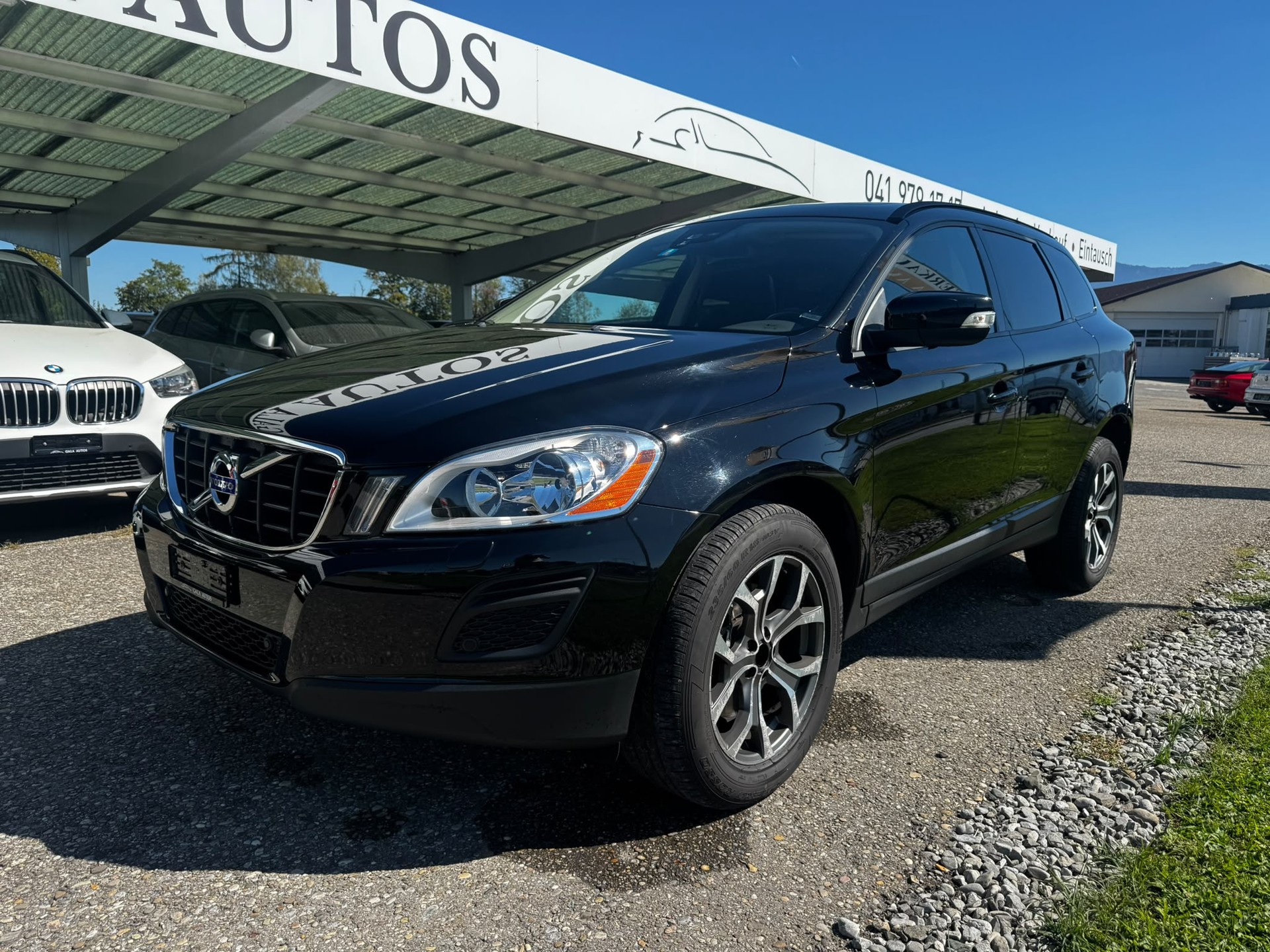 VOLVO XC60 D3 AWD Kinetic Geartronic-image-0