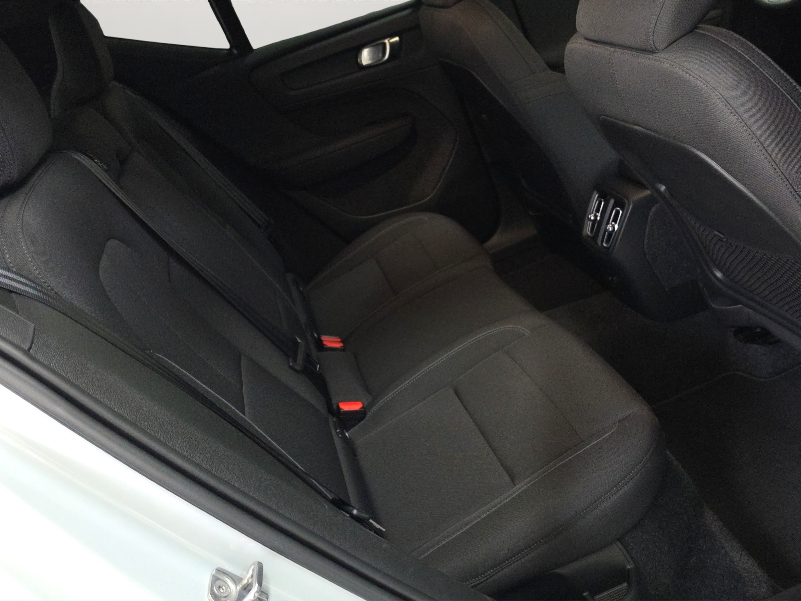 VOLVO XC40 P8 Twin Plus AWD-image-12